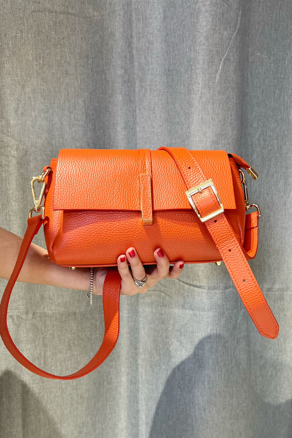 ZZ145 Rust Leather 3-Compartment Crossbody Bag