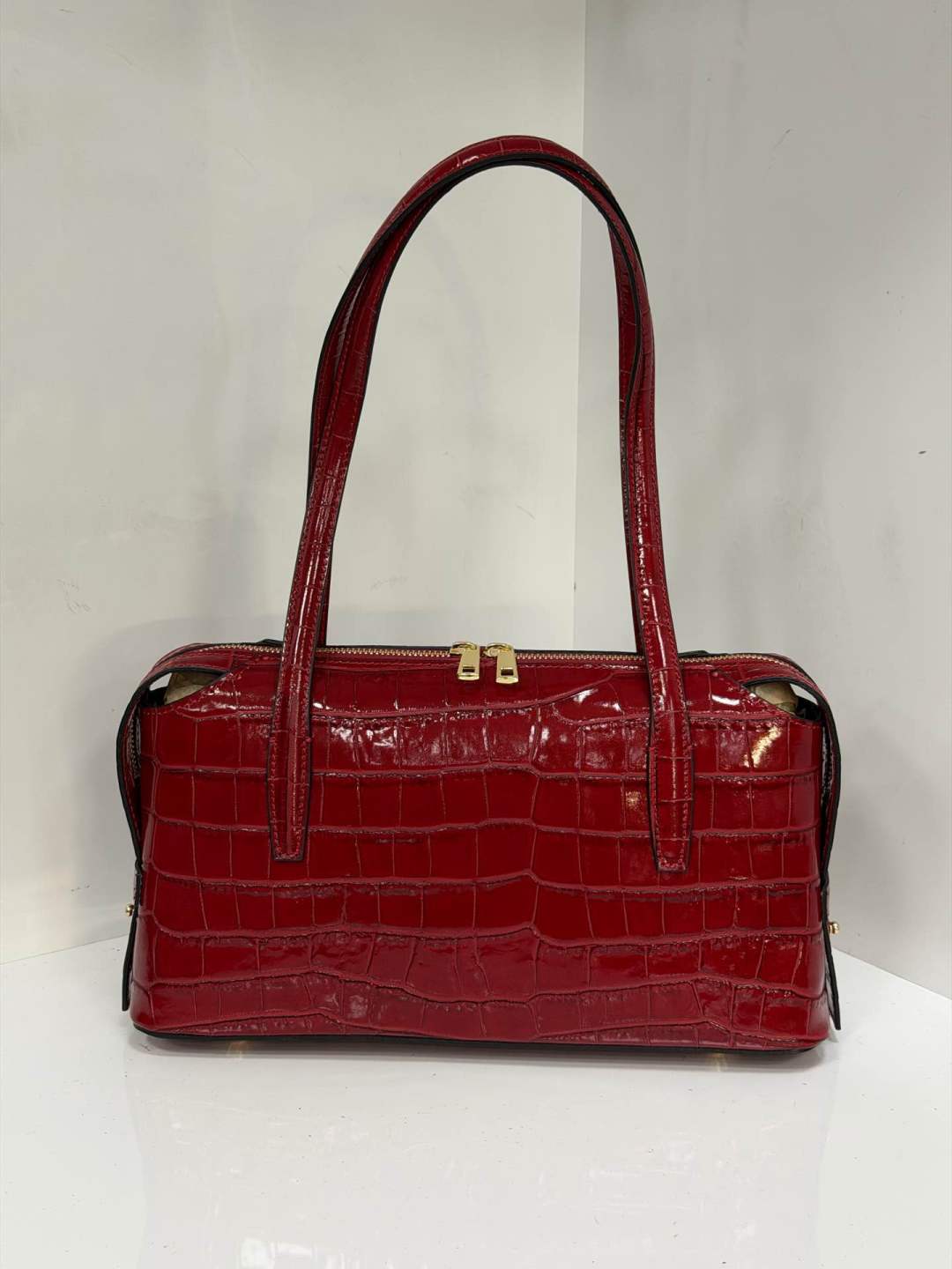 St045 Red Croc-Embossed Duna Bag