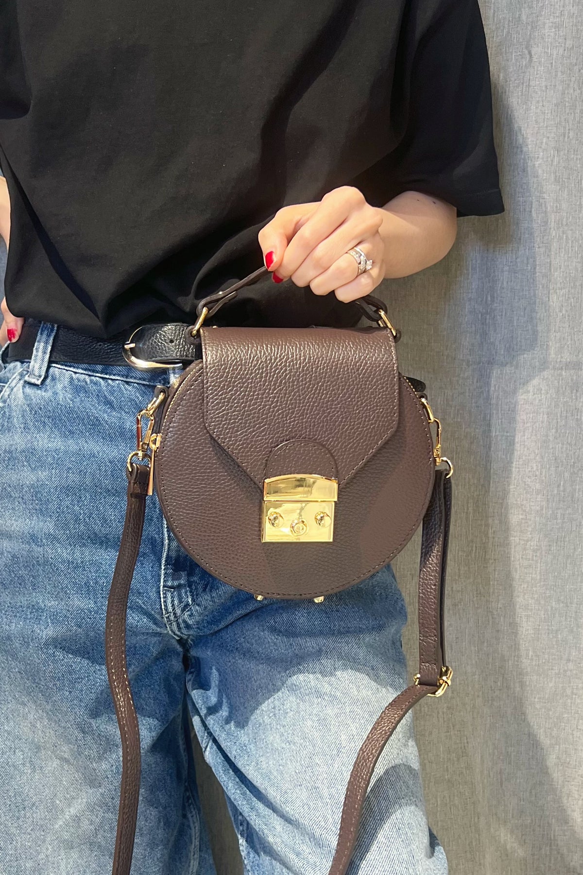 ZZ100 Brown Round Leather Crossbody Bag