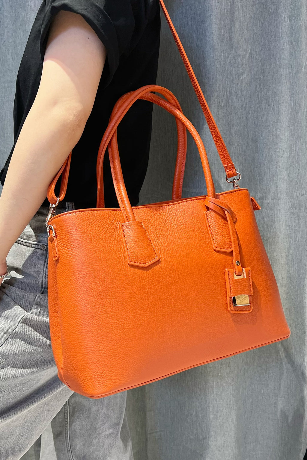 ZZ040 Rust Grained Leather Work Bag