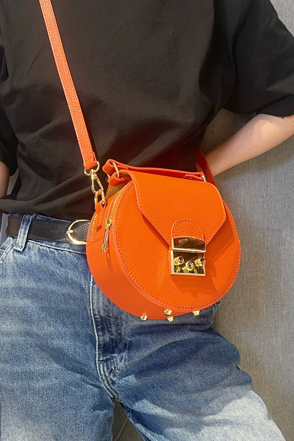 ZZ104 Rust Round Leather Crossbody Bag