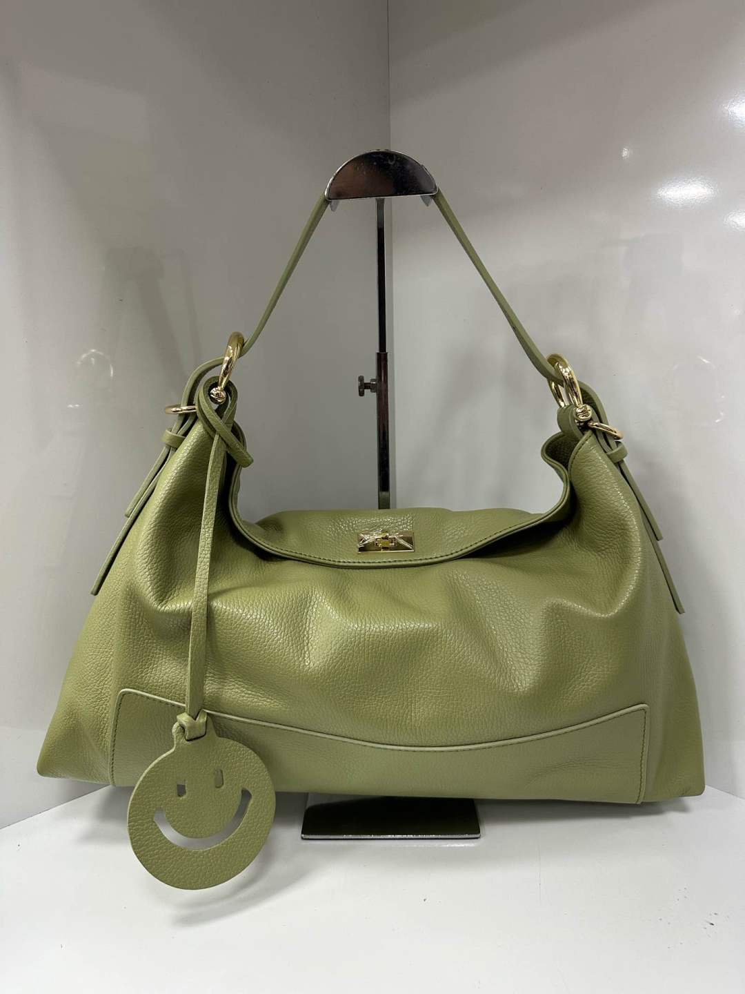 L0527 Bag 18.5in 9 Color Options
