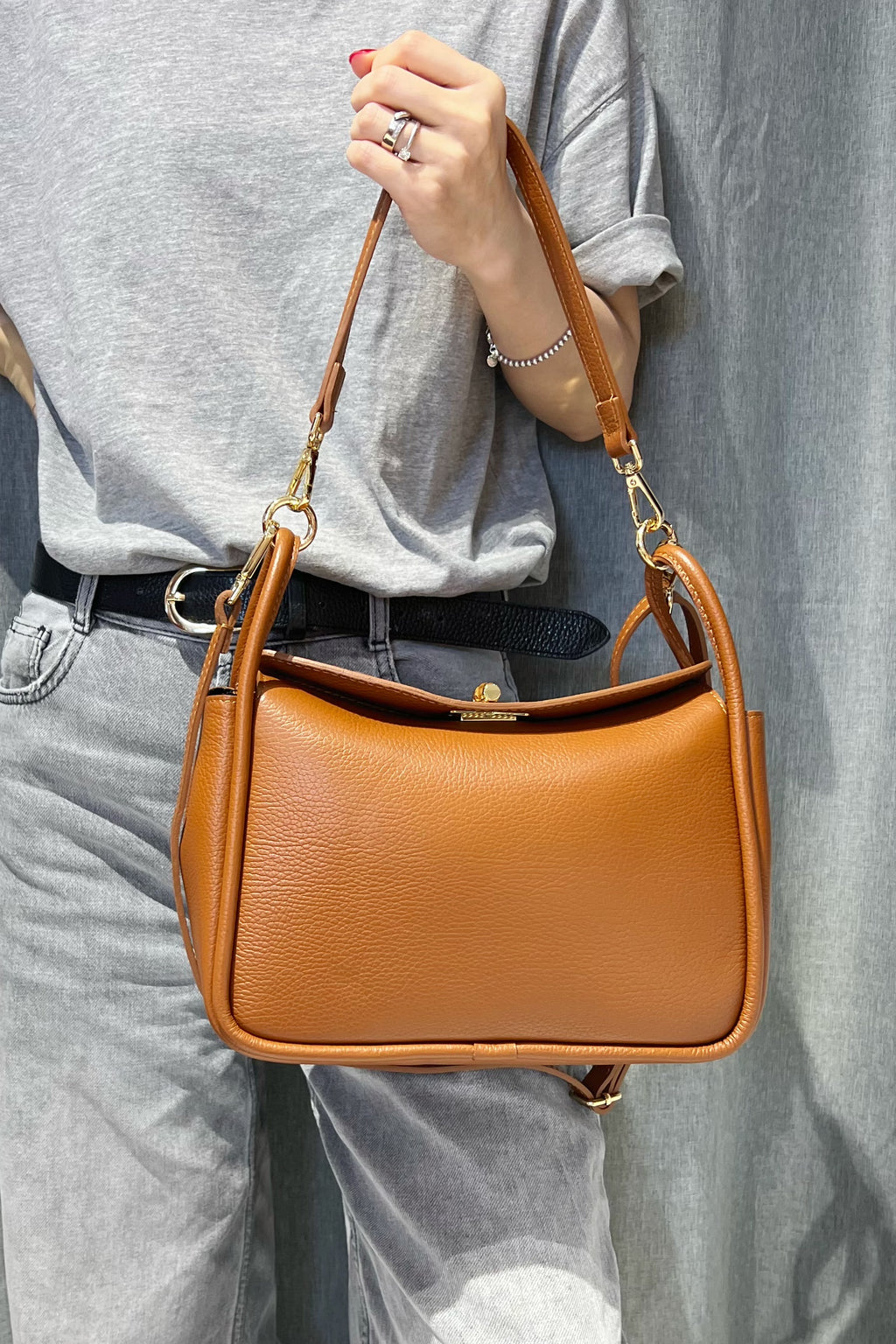ZZ151 Camel Leather Top Handle Bag