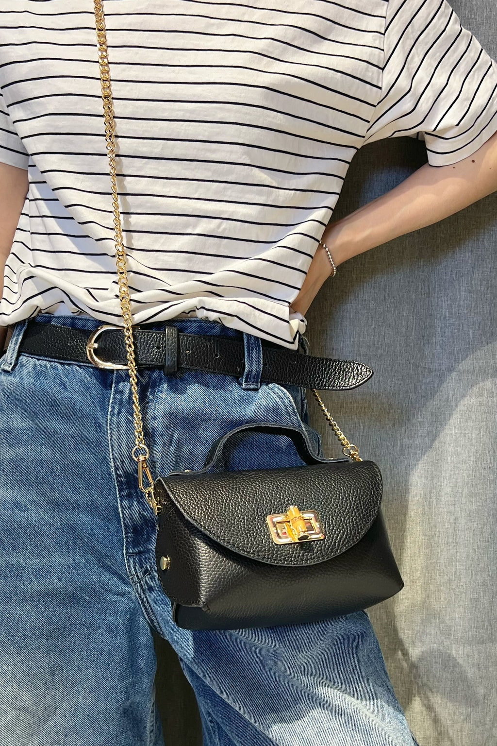 ZZ119 Black Grained Leather Chain Crossbody Bag