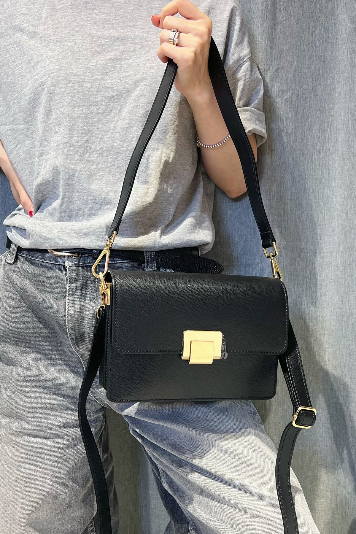 ZZ009 Black Leather Handbag