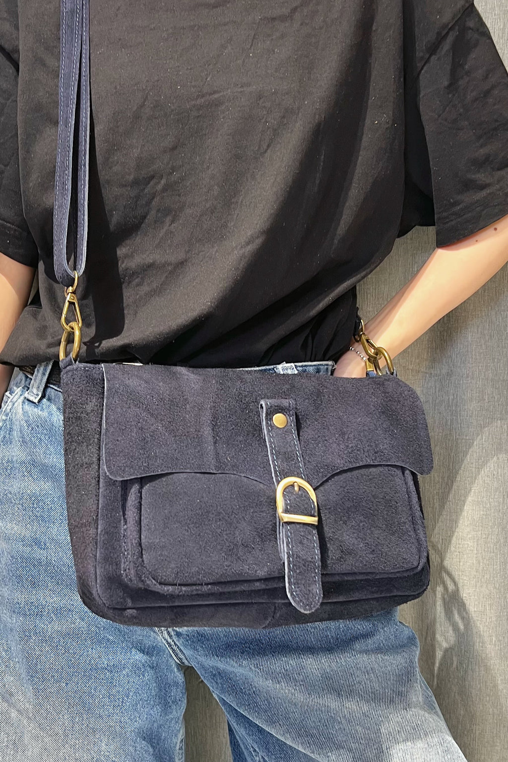 ZZ165 Navy Suede Crossbody Bag