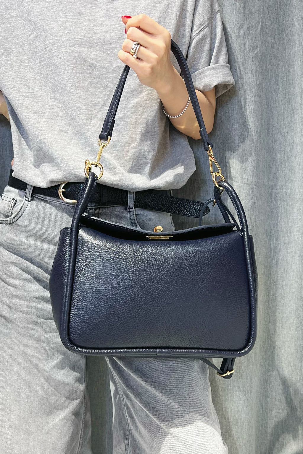 ZZ152 Navy Leather Top Handle Bag