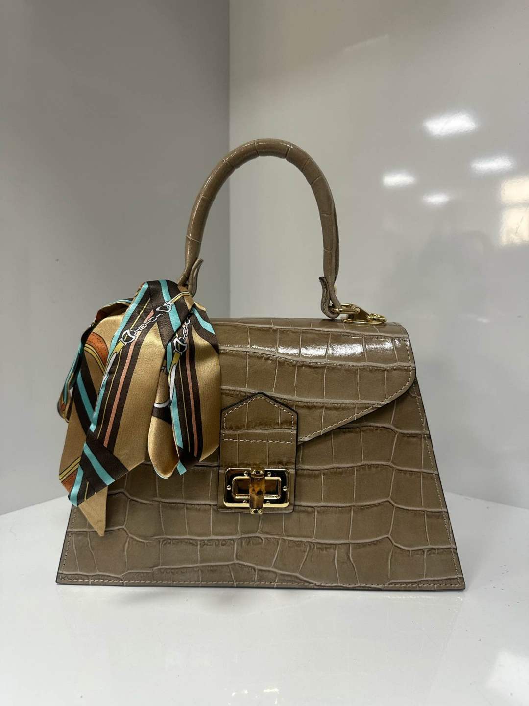 L0504 Bag 10.6in 12 Color Options