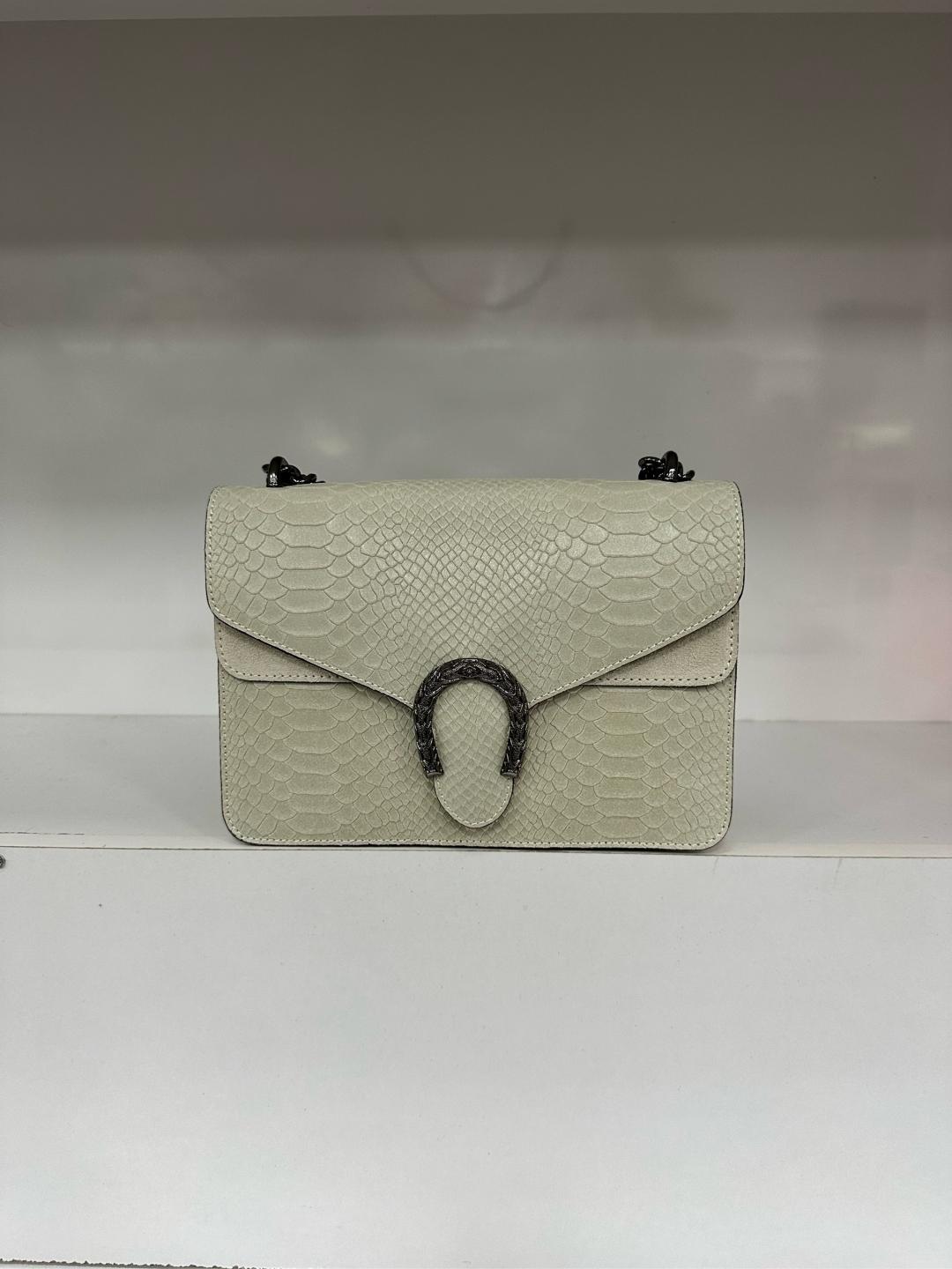 L0061 Bag 19 Color Options