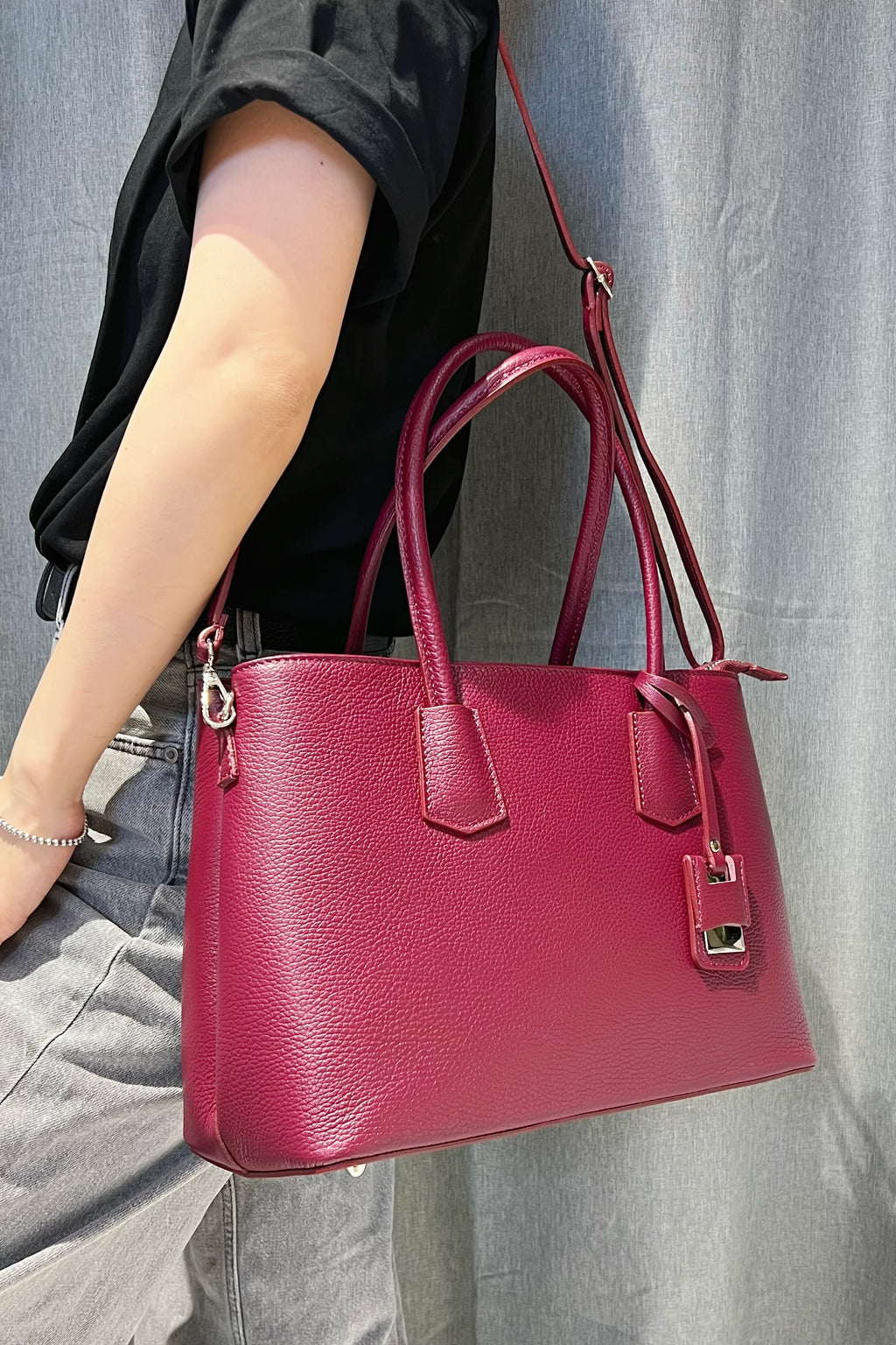 ZZ039 Burgundy Grained Leather Work Bag