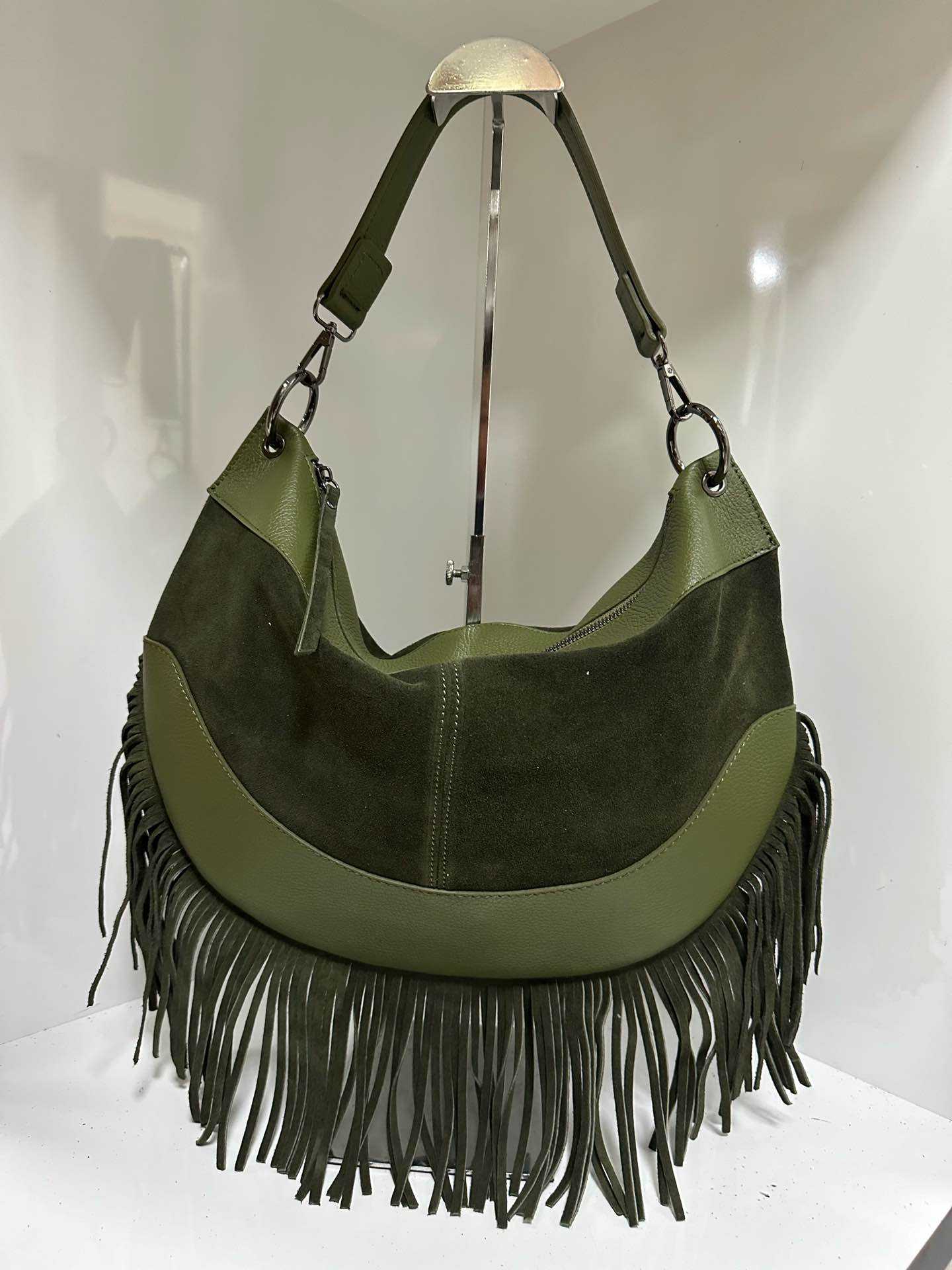 L0476 Bag 17.3in 6 Color Options