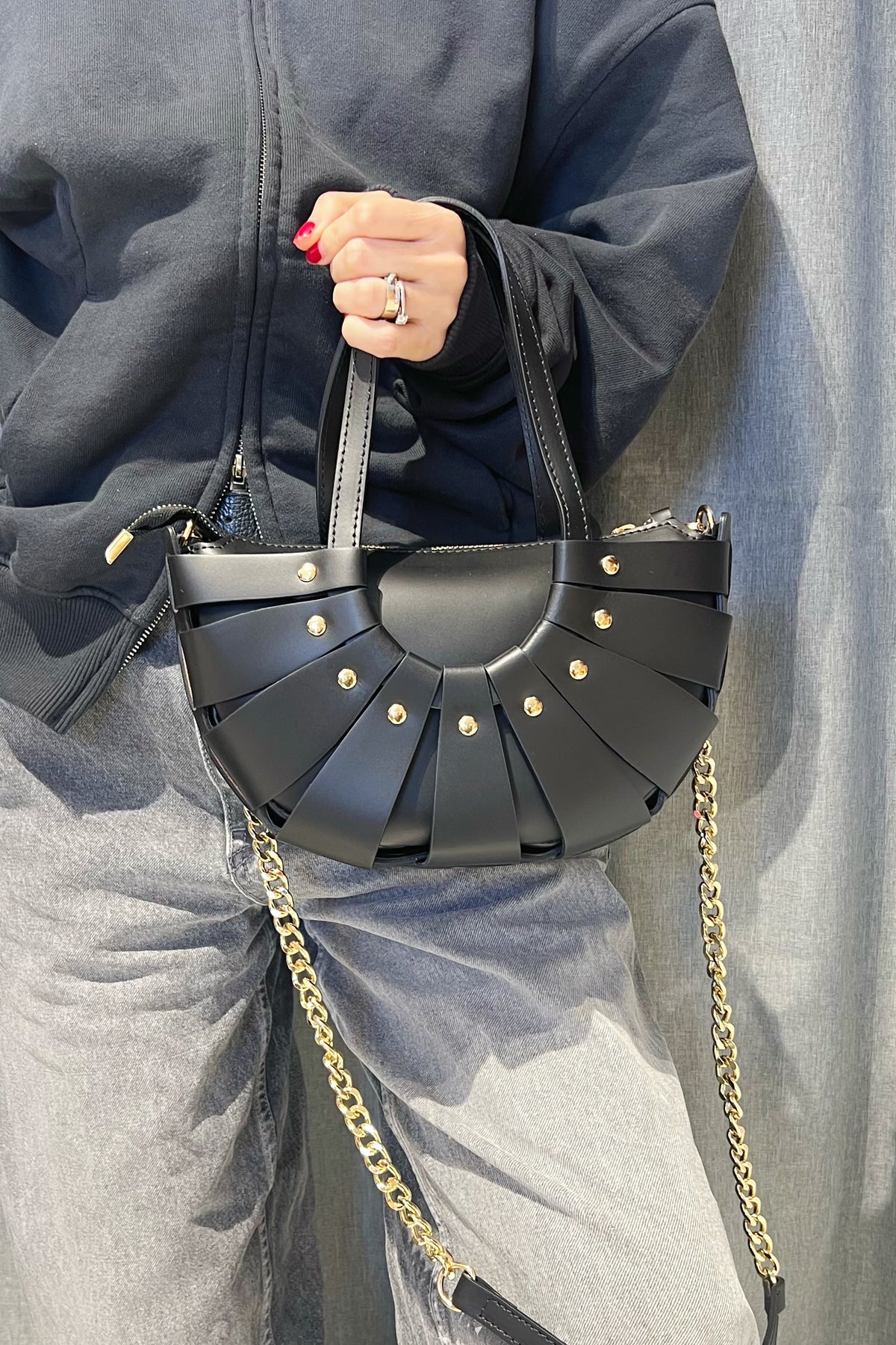 ZZ200 Black Leather Basket Bag