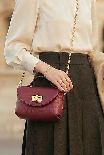 ZZ120 Burgundy Grained Leather Chain Crossbody Bag