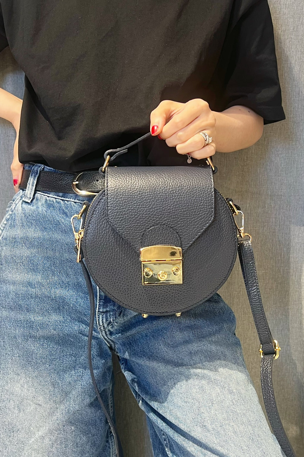 ZZ106 Navy Round Leather Crossbody Bag