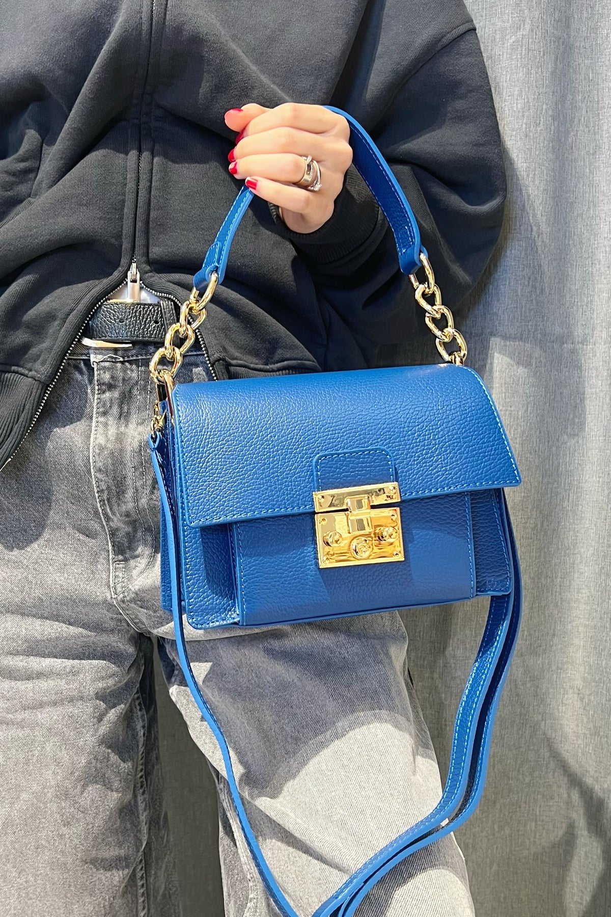 ZZ192 Electric Blue Grained Leather Top Handle Bag