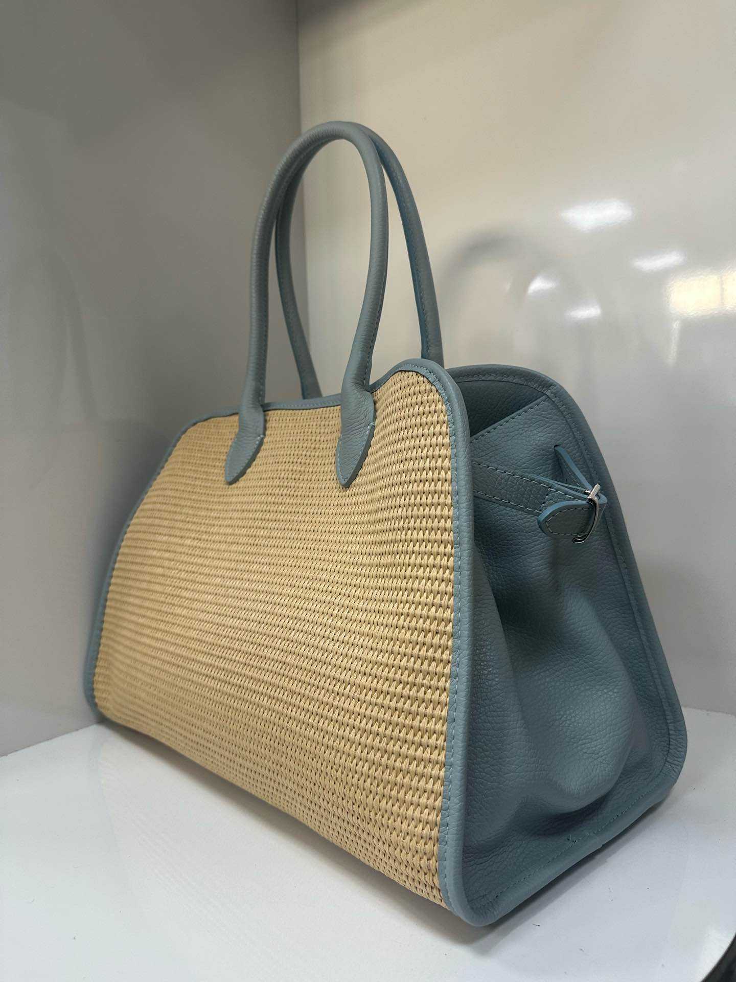 L0251 Bag 15.7in 5 Color Options