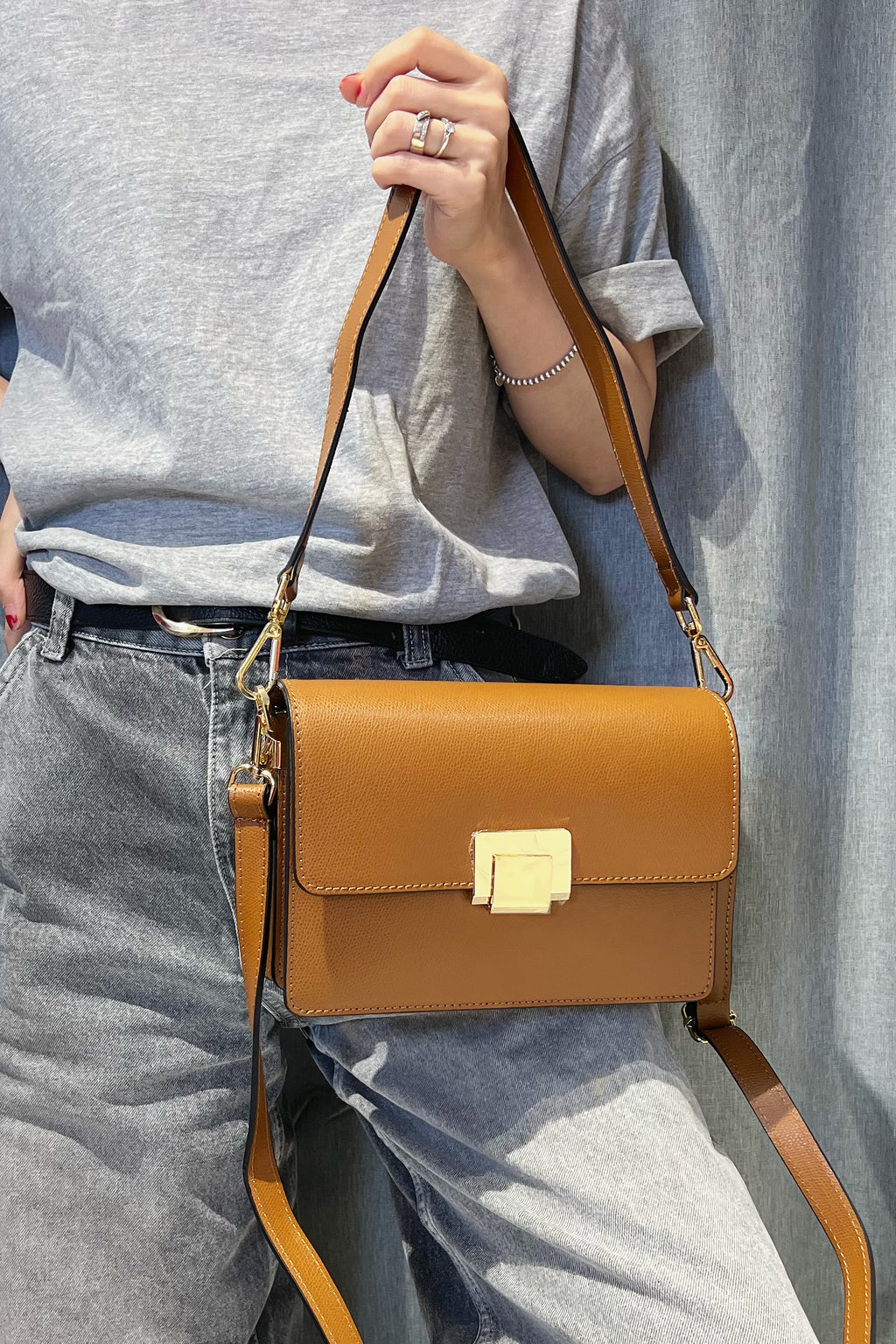 ZZ004 Camel Leather Handbag