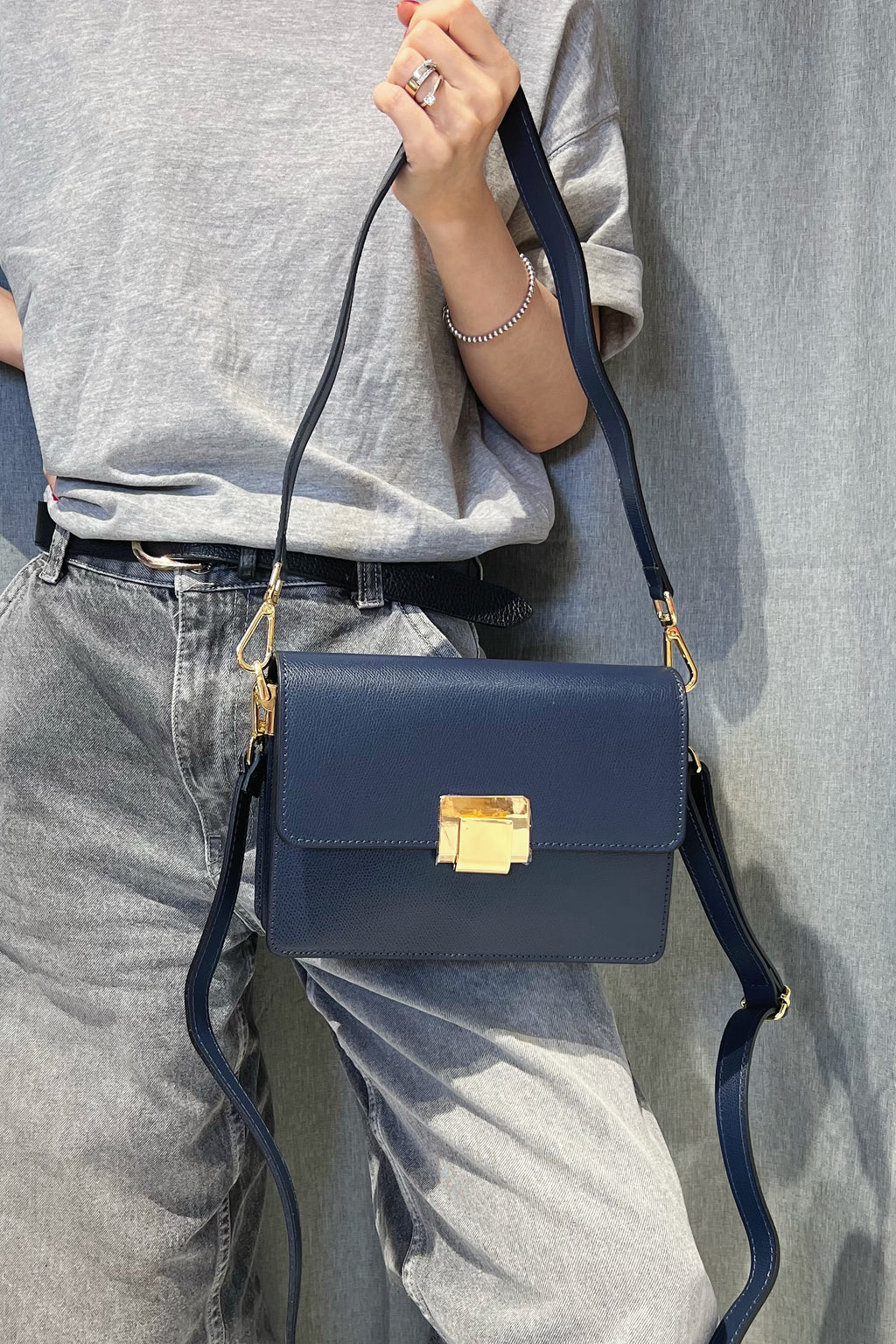 ZZ003 Navy Leather Handbag