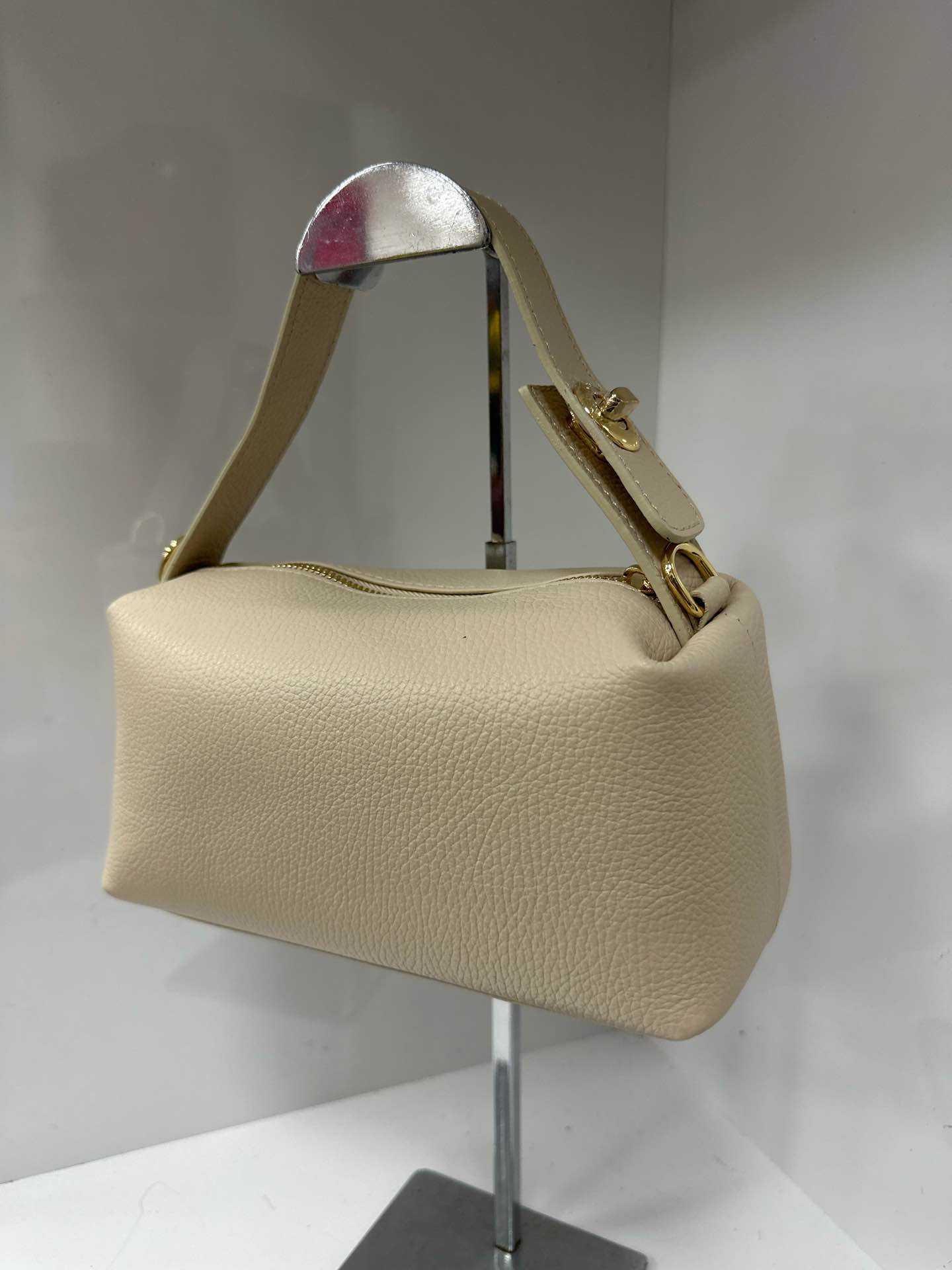 L0049 Bag 9.4in 3 Color Options
