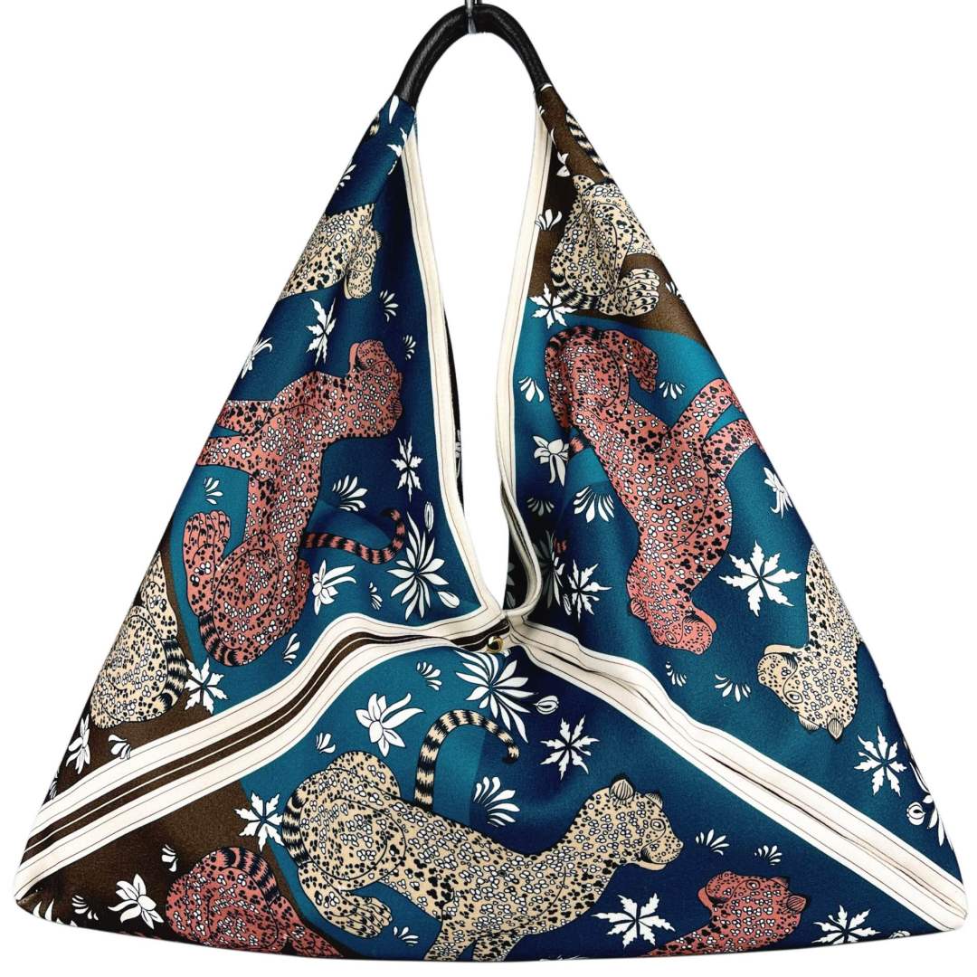 Mi164 Turquoise Leopard-Print Tote