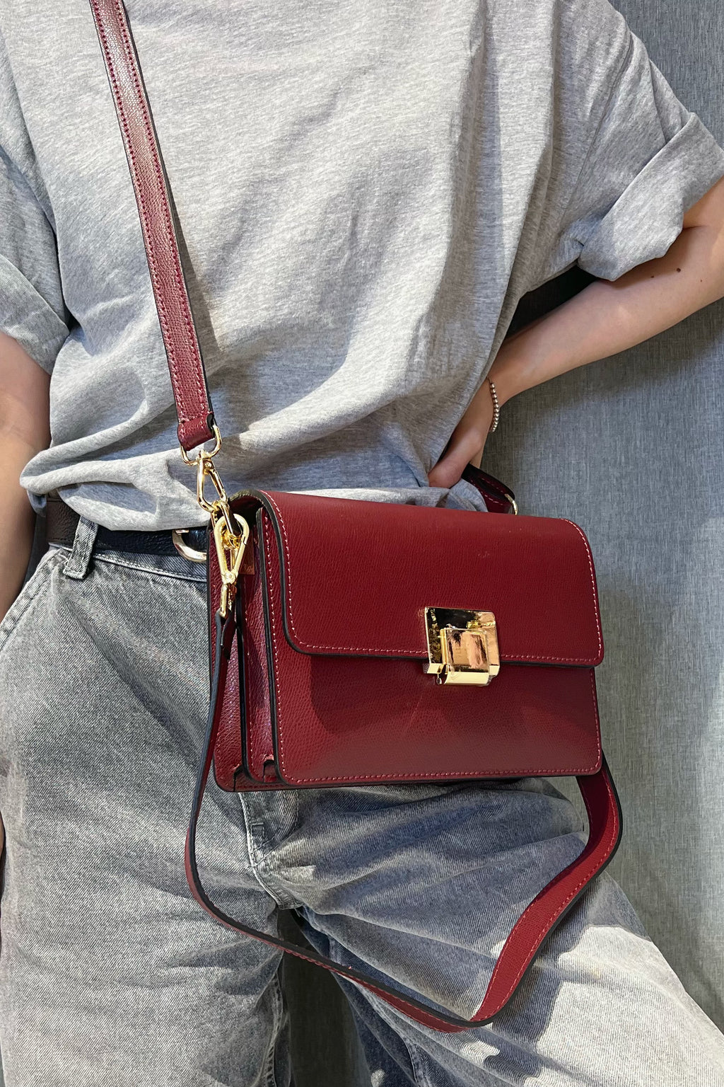 ZZ005 Burgundy Leather Handbag