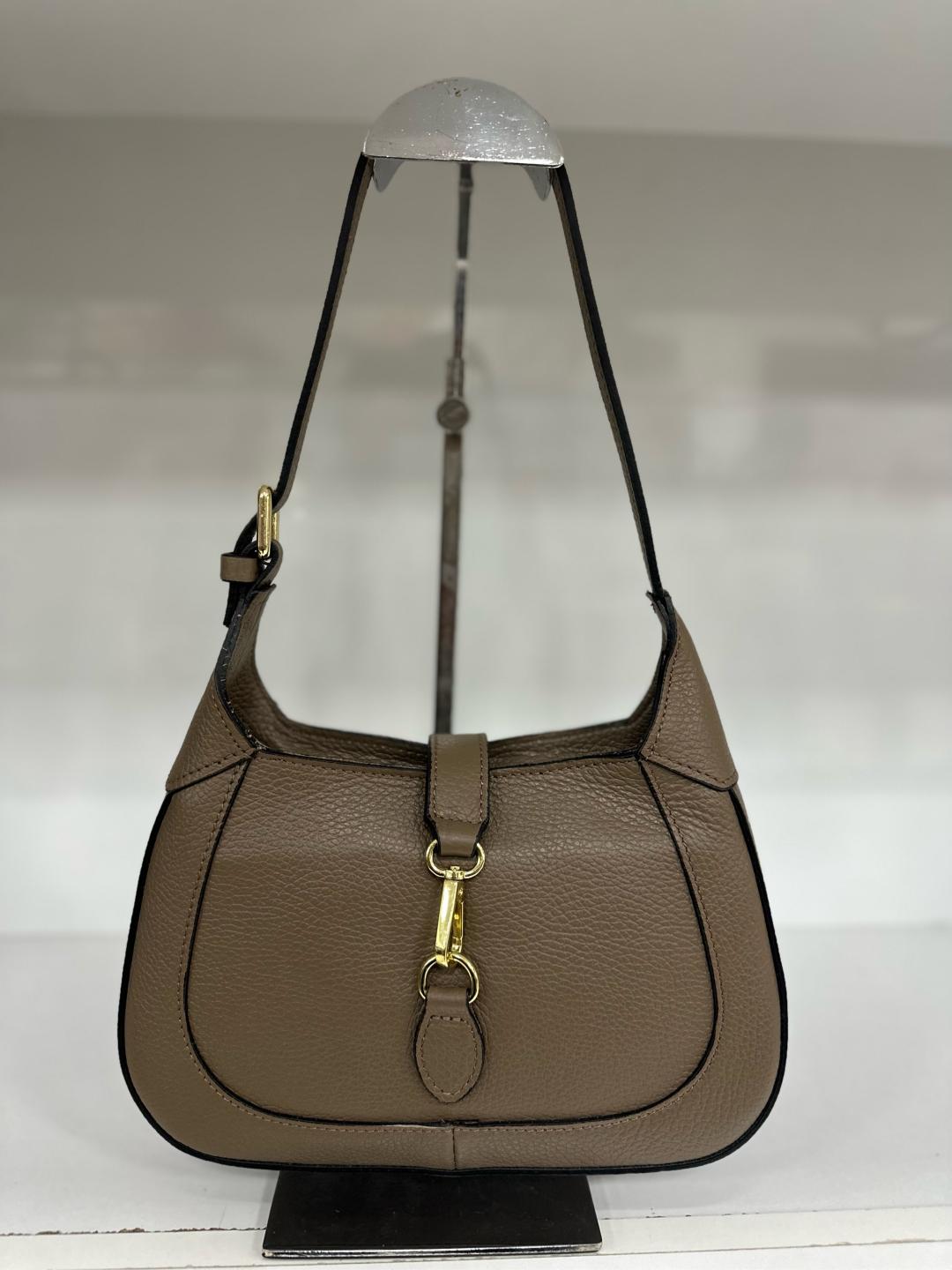 L0107 Bag 9 Color Options