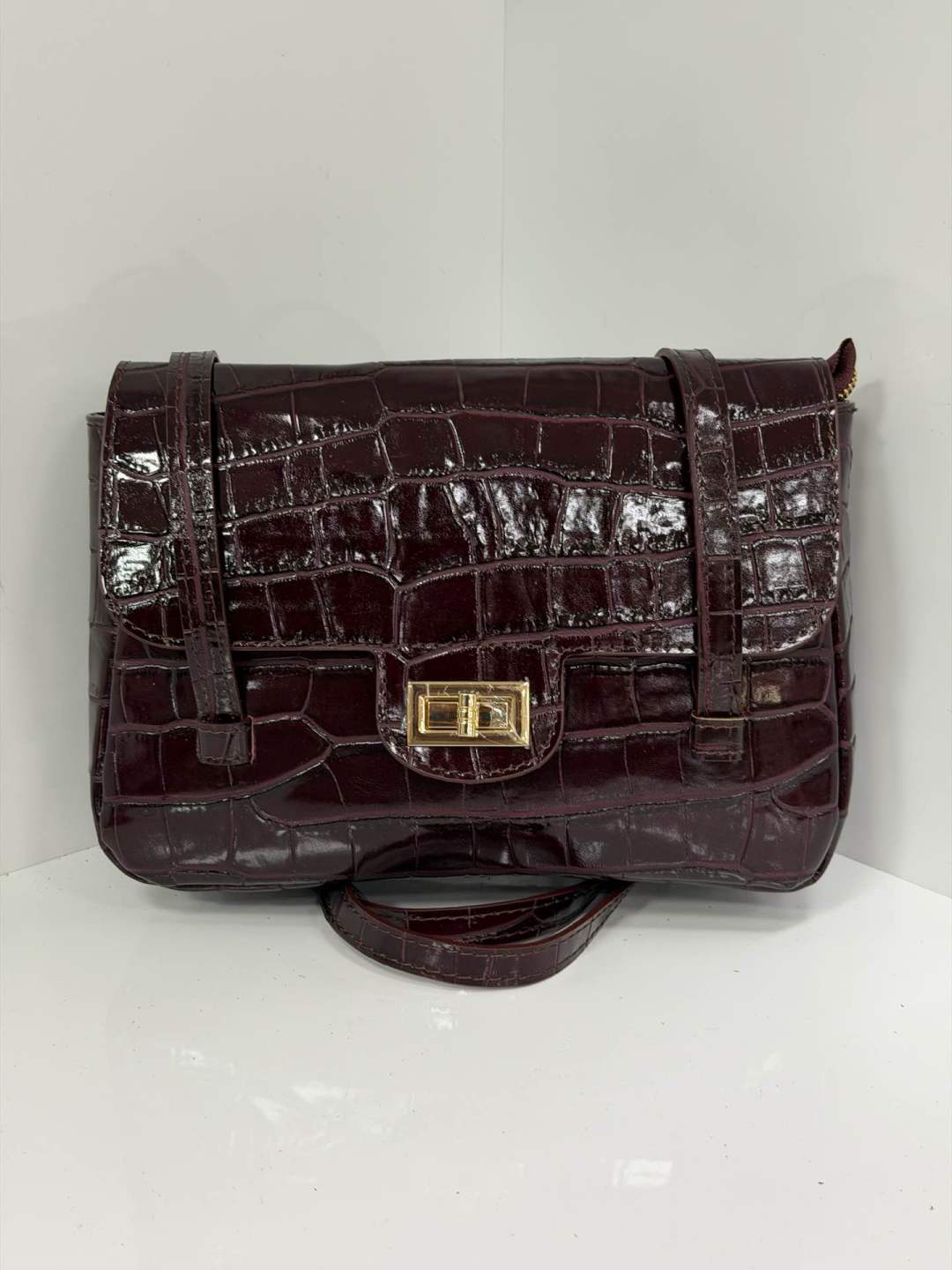 ST157 Burgundy Croco Print Leather Shoulder Bag