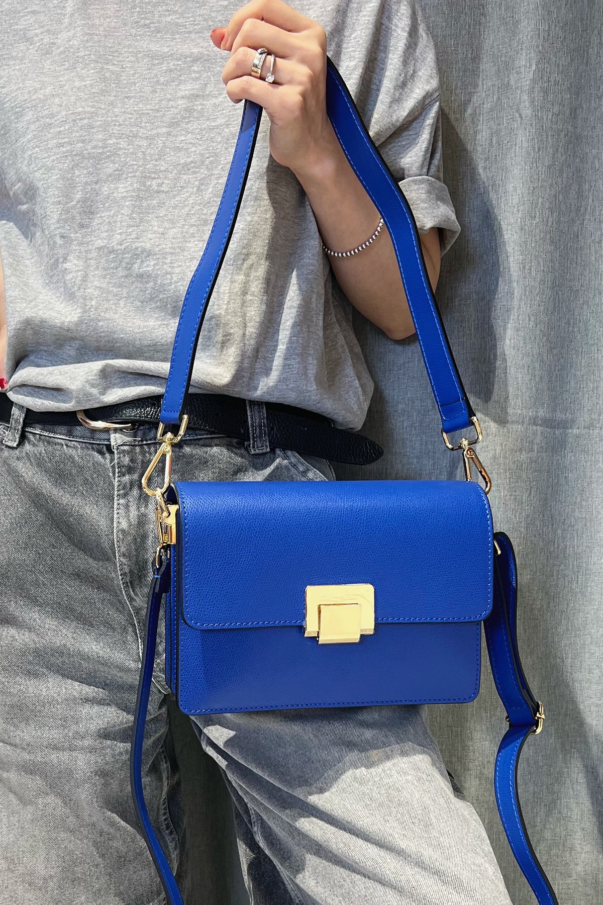 ZZ008 Electric Blue Leather Handbag