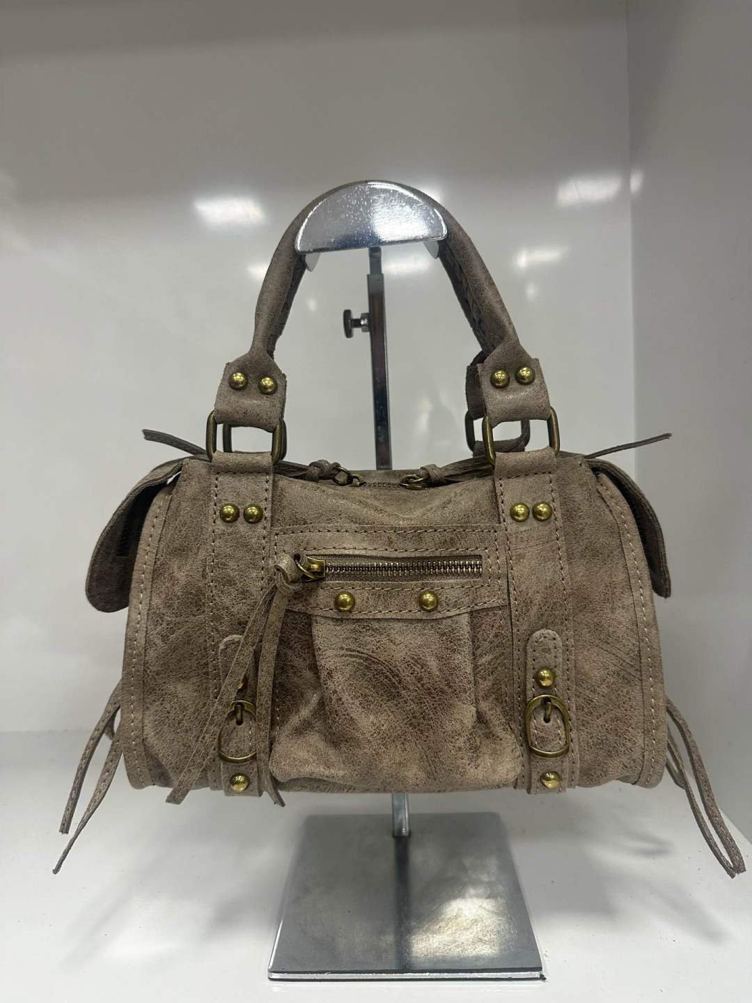 Dark Taupe 2