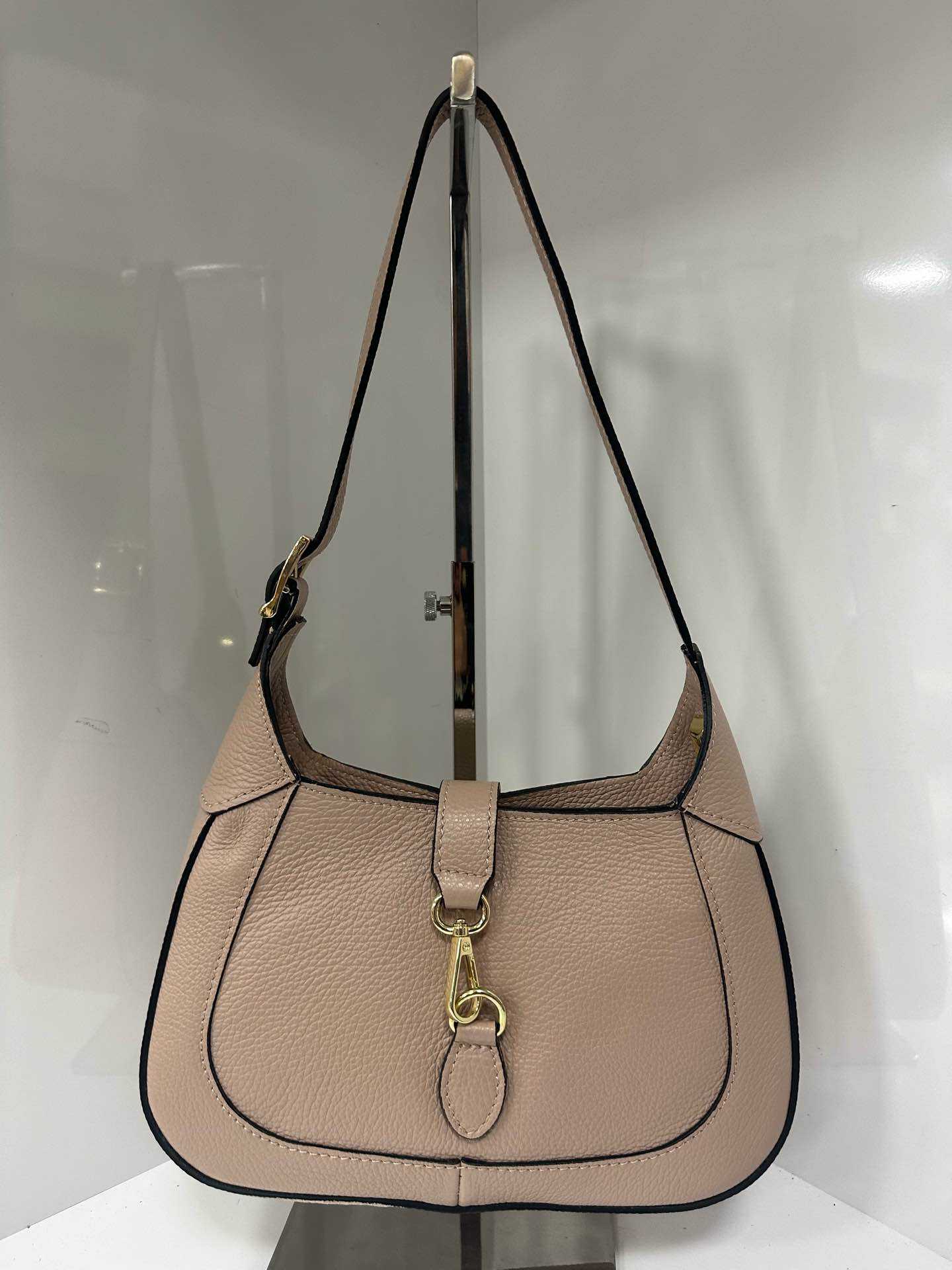 L0107 Bag 9 Color Options