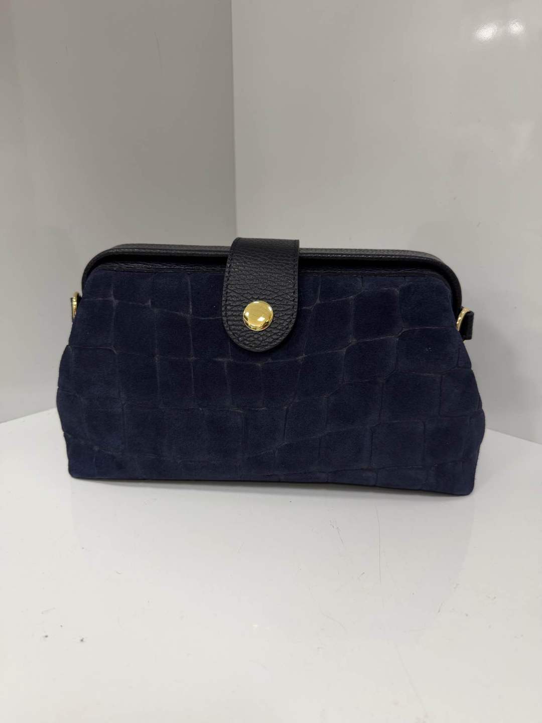 L0598 Bag 10.6in 8 Color Options