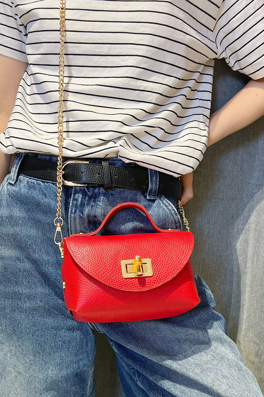 ZZ122 Red Grained Leather Chain Crossbody Bag