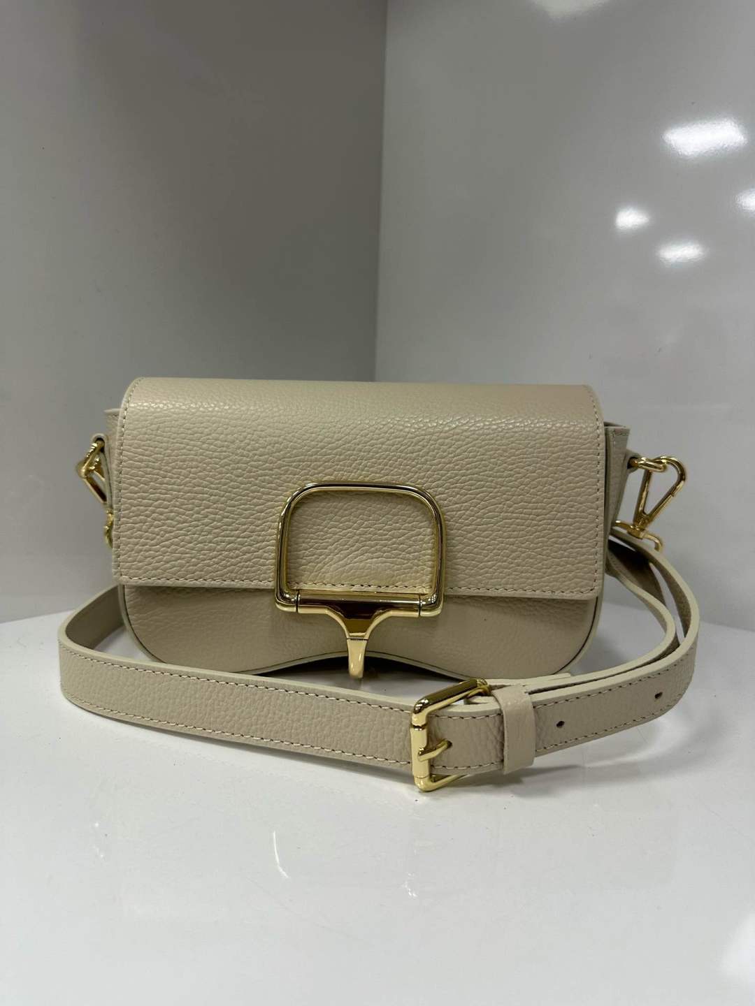 L0523 Bag 9.1in 7 Color Options