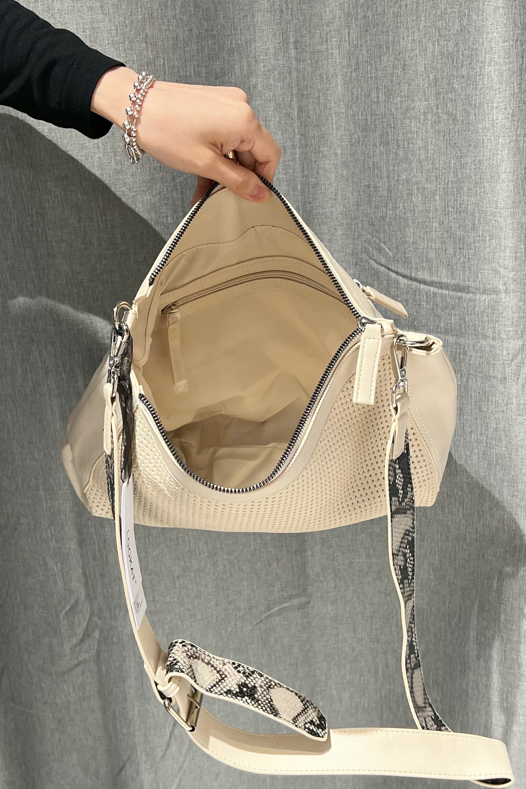 Z1907 Bag 13.4in 4 Color Options