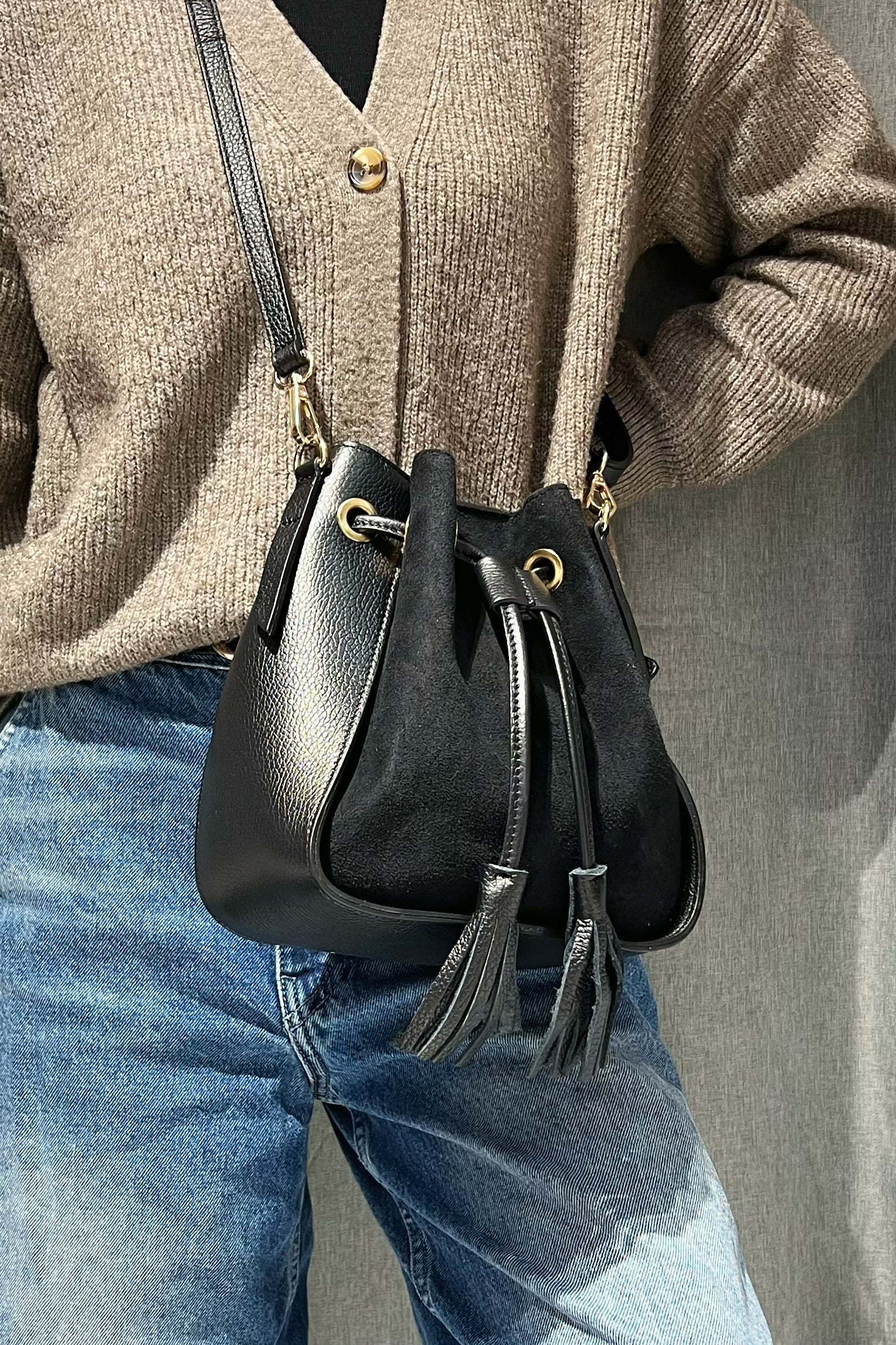 Z08684 Bag 8.3in 2 Color Options