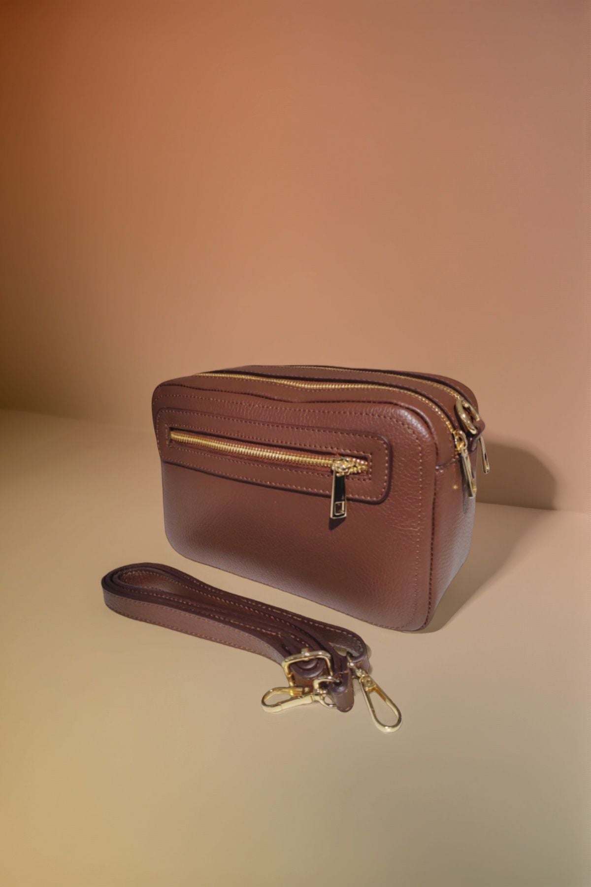 BM544 Mocha Leather Camera Bag