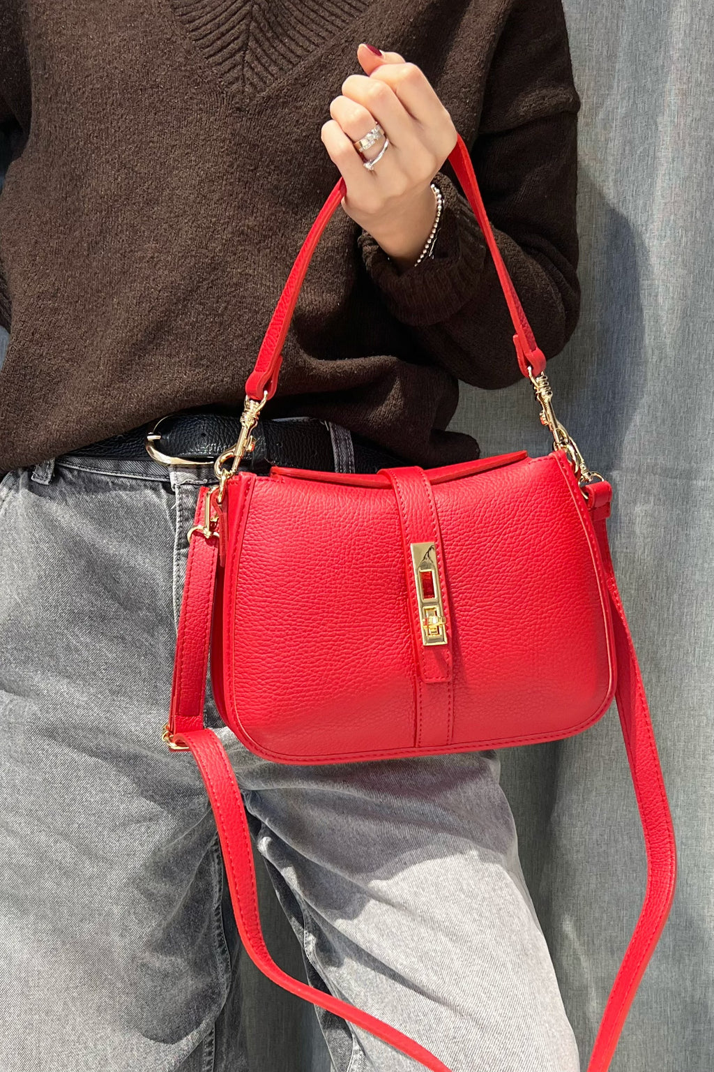 Z25270 Bag 9.1in 2 Color Options