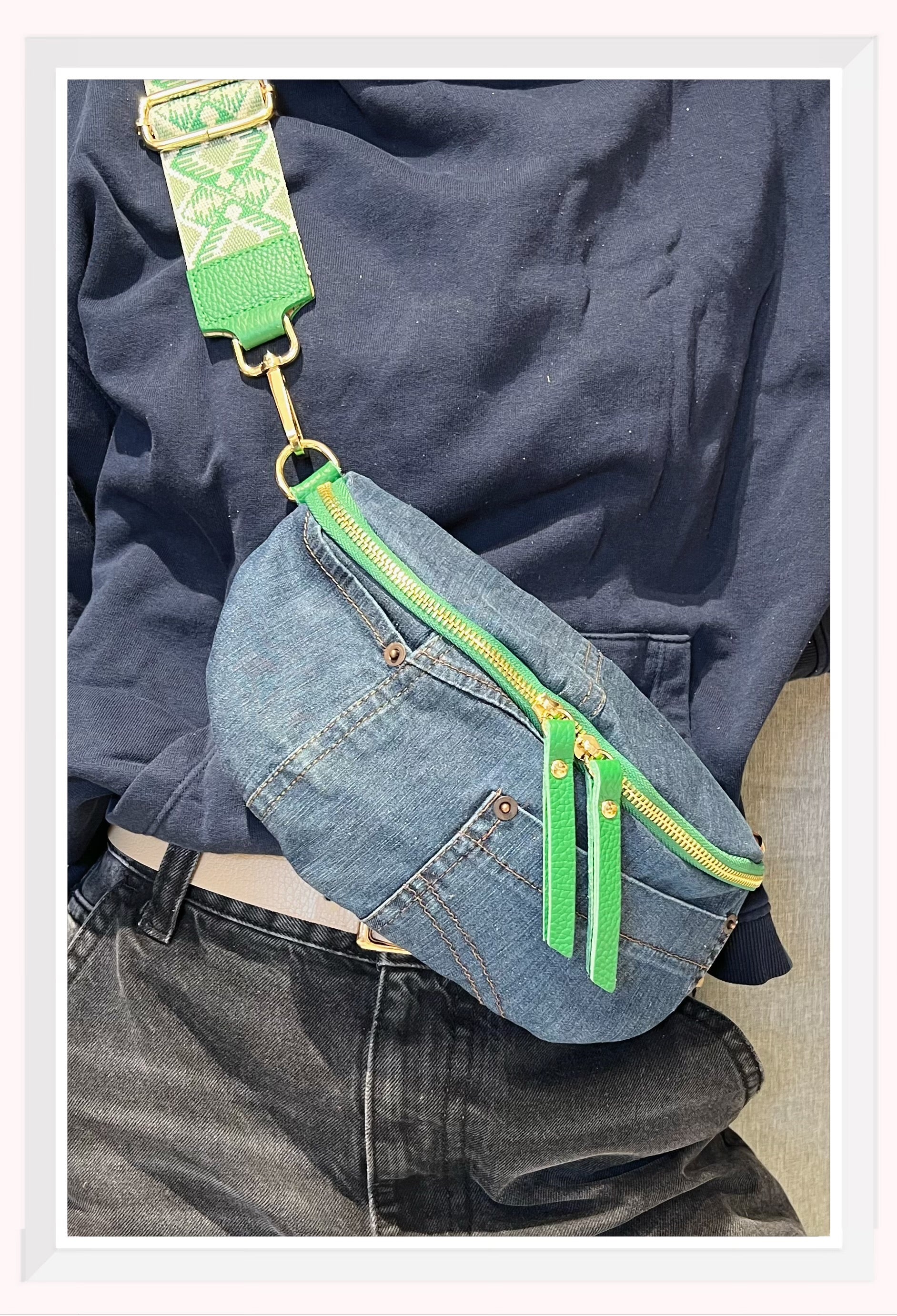 Z10658 Bag 10.6in 5 Color Options