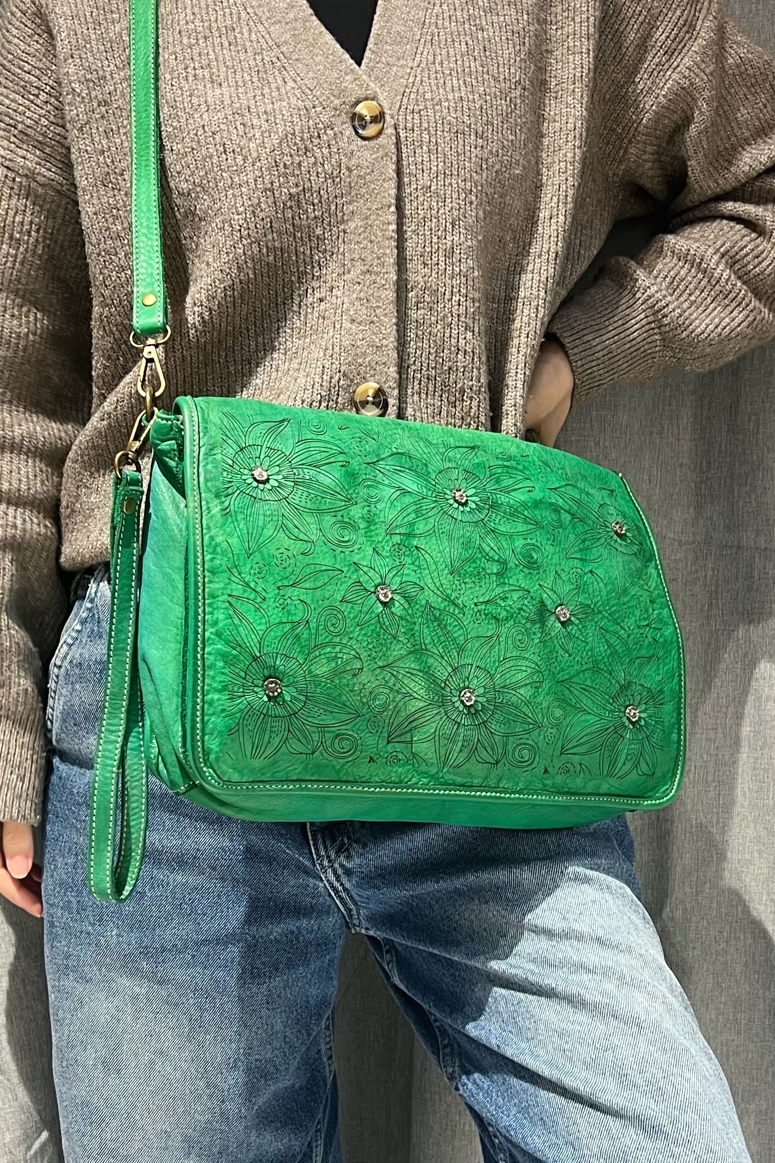 Z12625 Bag 12.2in 8 Color Options