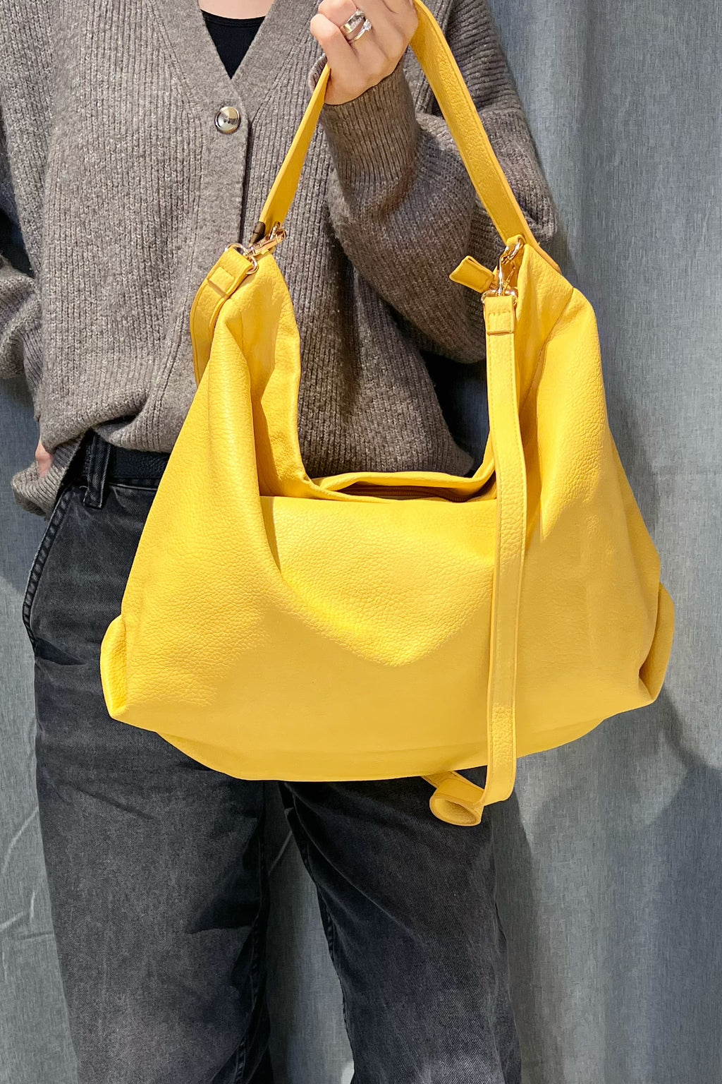 Z0097 Bag 16.5in 4 Color Options
