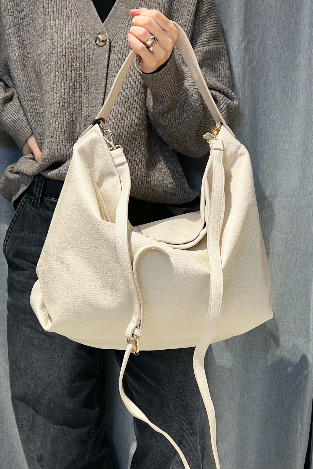 Z0097 Bag 16.5in 4 Color Options