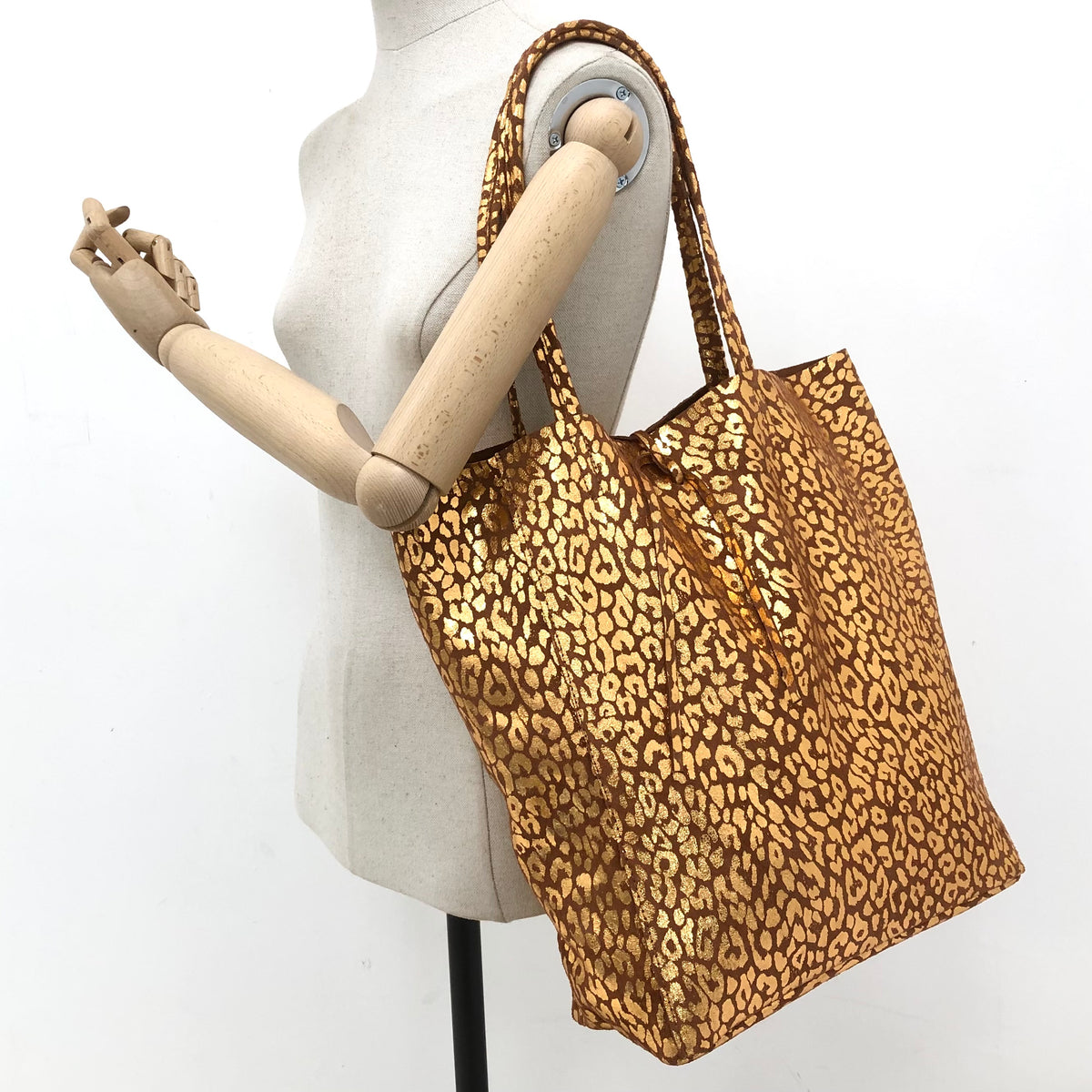 AG023 Tan Metallic Leopard Tote Bag
