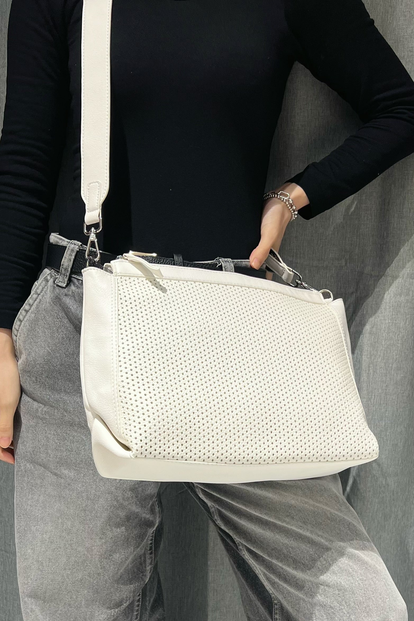 Z1907 Bag 13.4in 4 Color Options