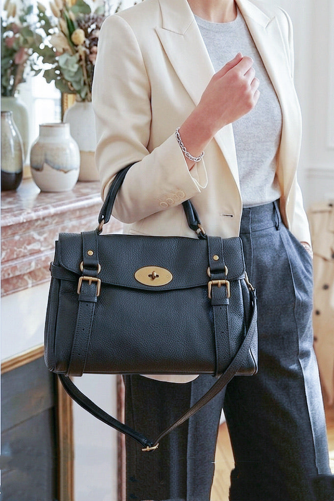Z20830 Bag 13.8in 6 Color Options