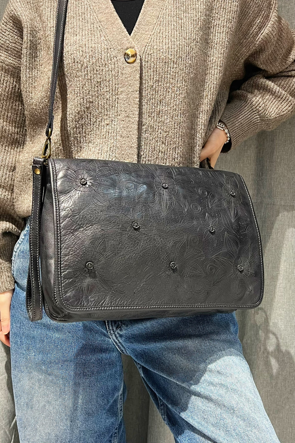 Z12625 Bag 12.2in 8 Color Options