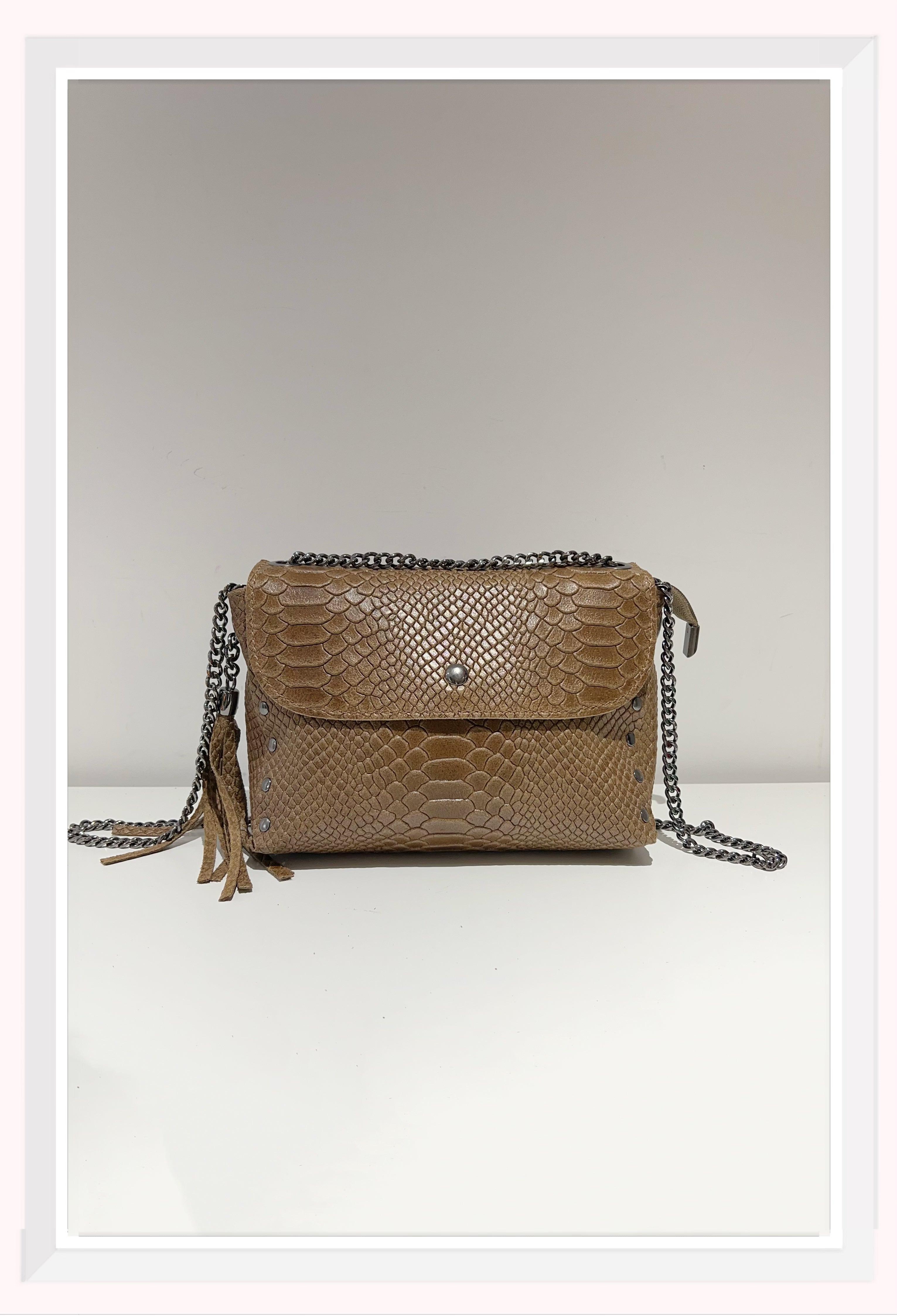 Taupe