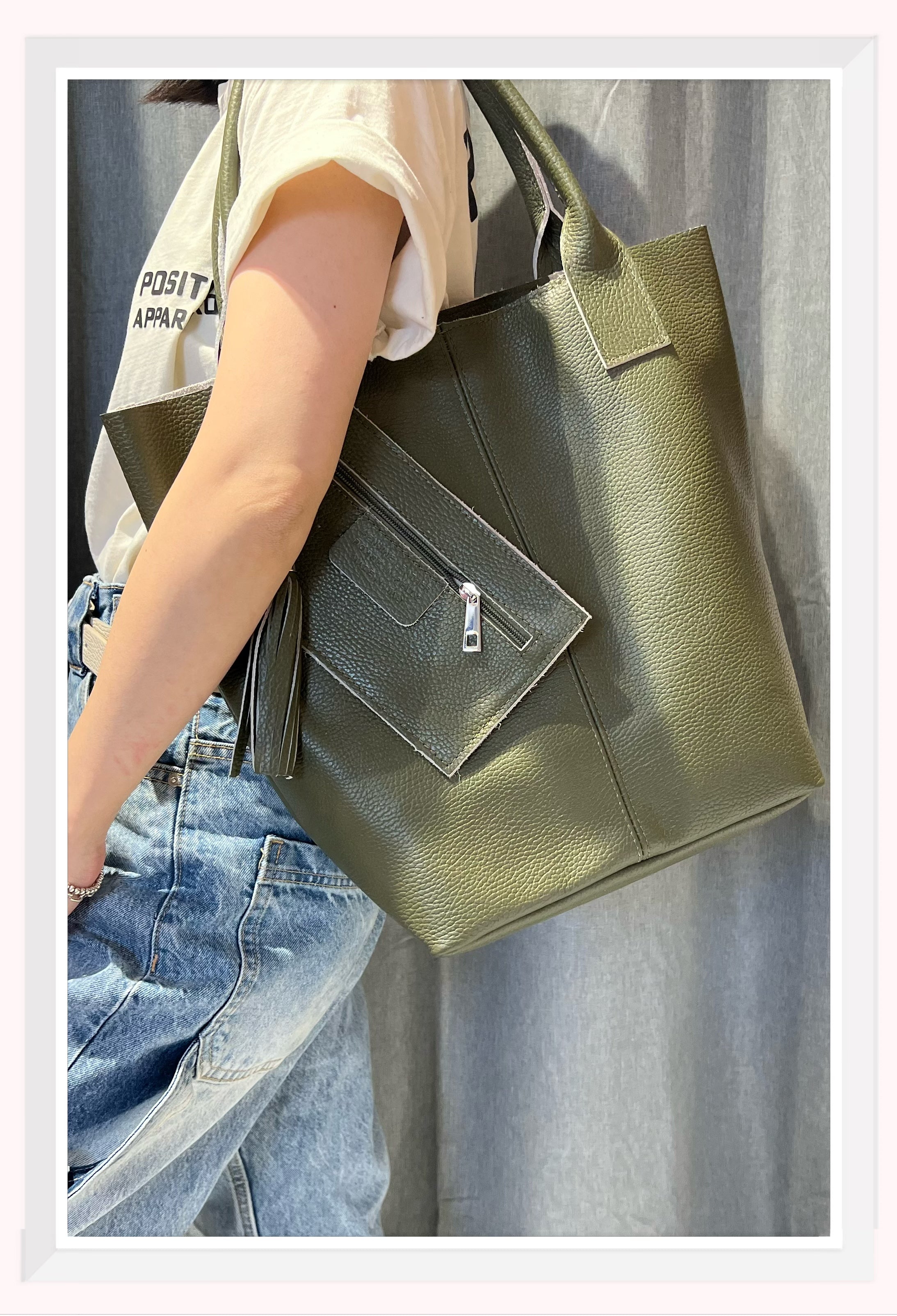 Z19160 Bag 16.1in 3 Color Options