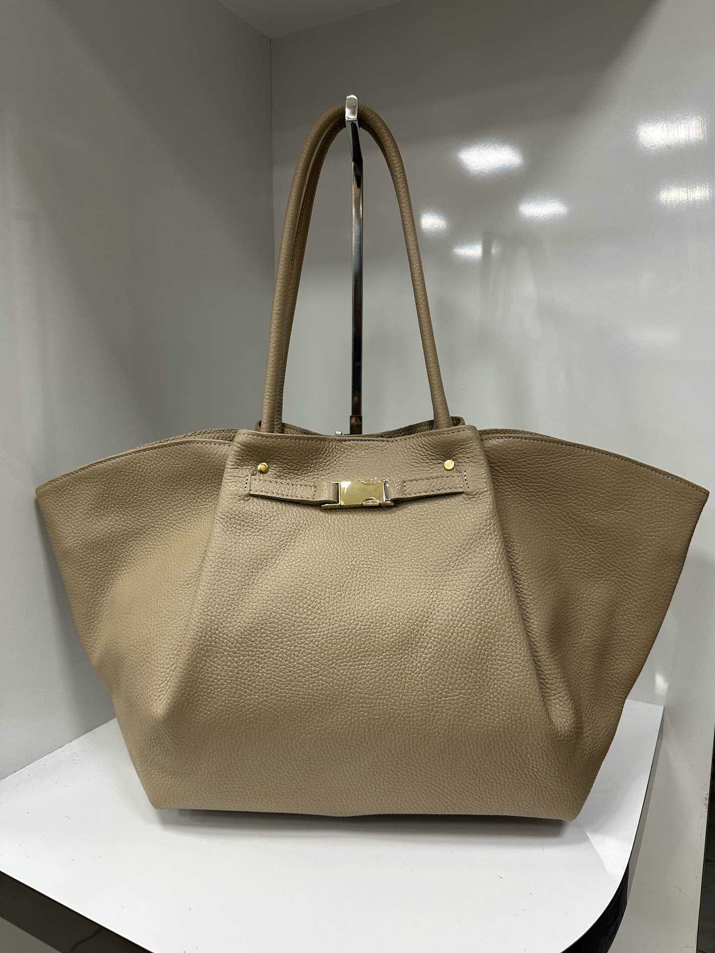L0789 Bag 22.8in 8 Color Options