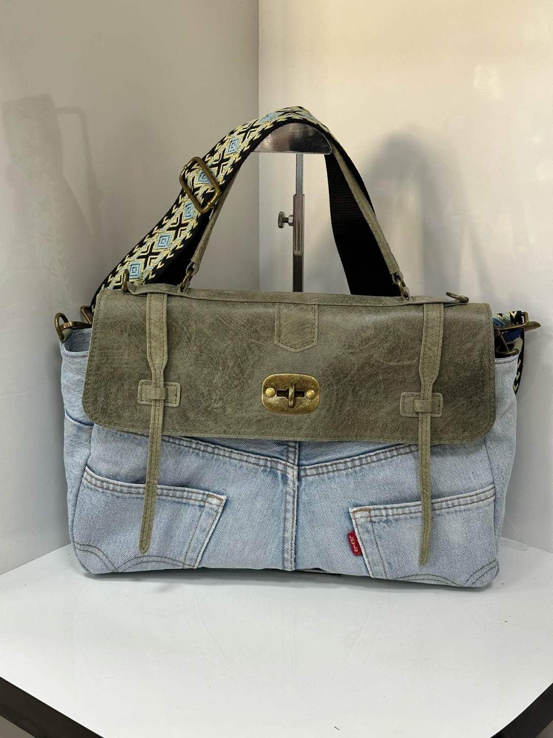 L0562 Bag 15.4in 9 Color Options