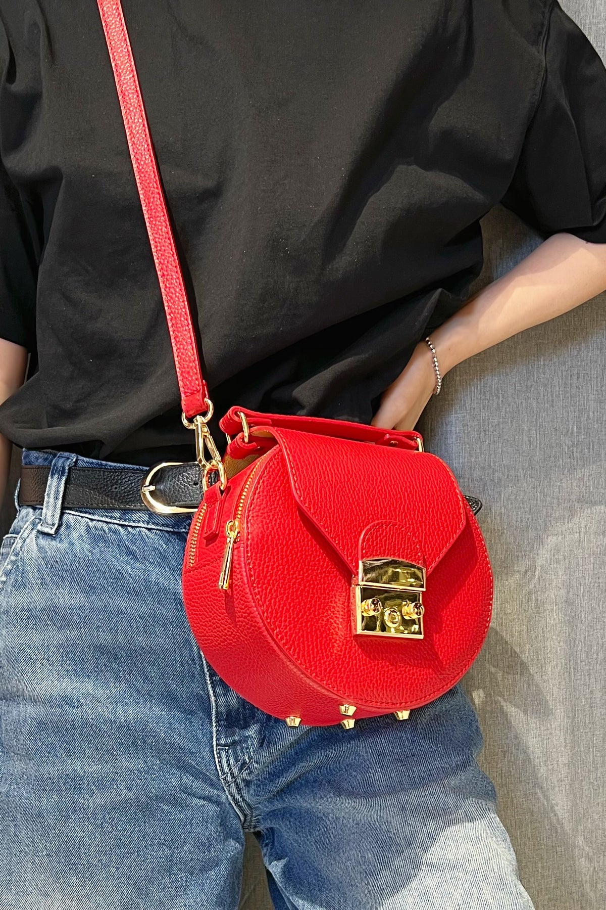 ZZ103 Red Round Leather Crossbody Bag